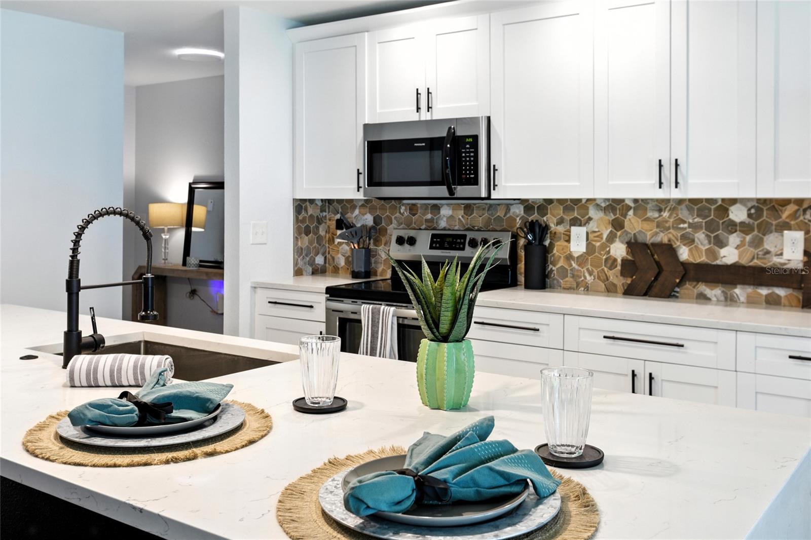 Listing photo id 19 for 10302 Oakhaven Drive