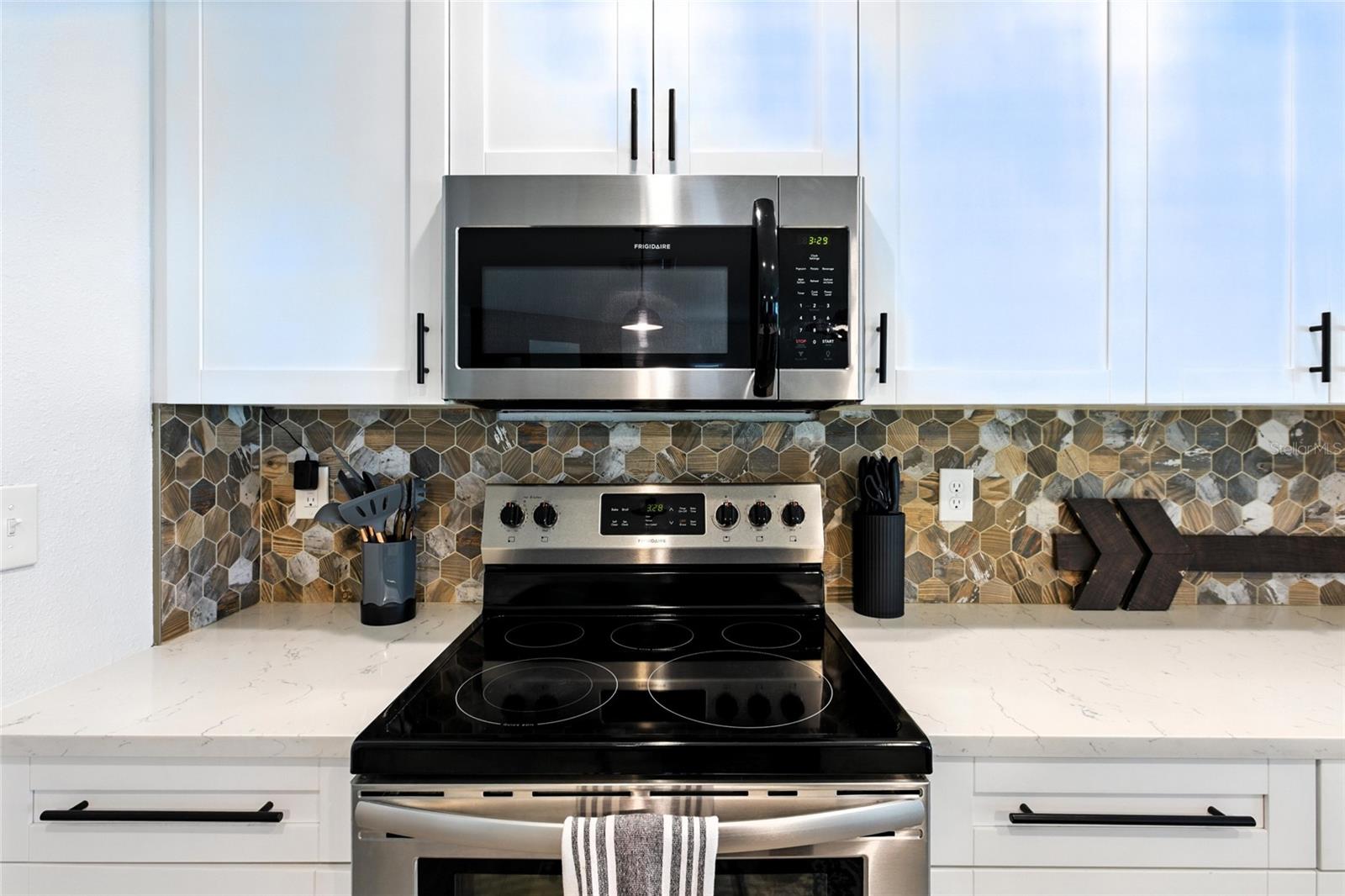 Listing photo id 22 for 10302 Oakhaven Drive