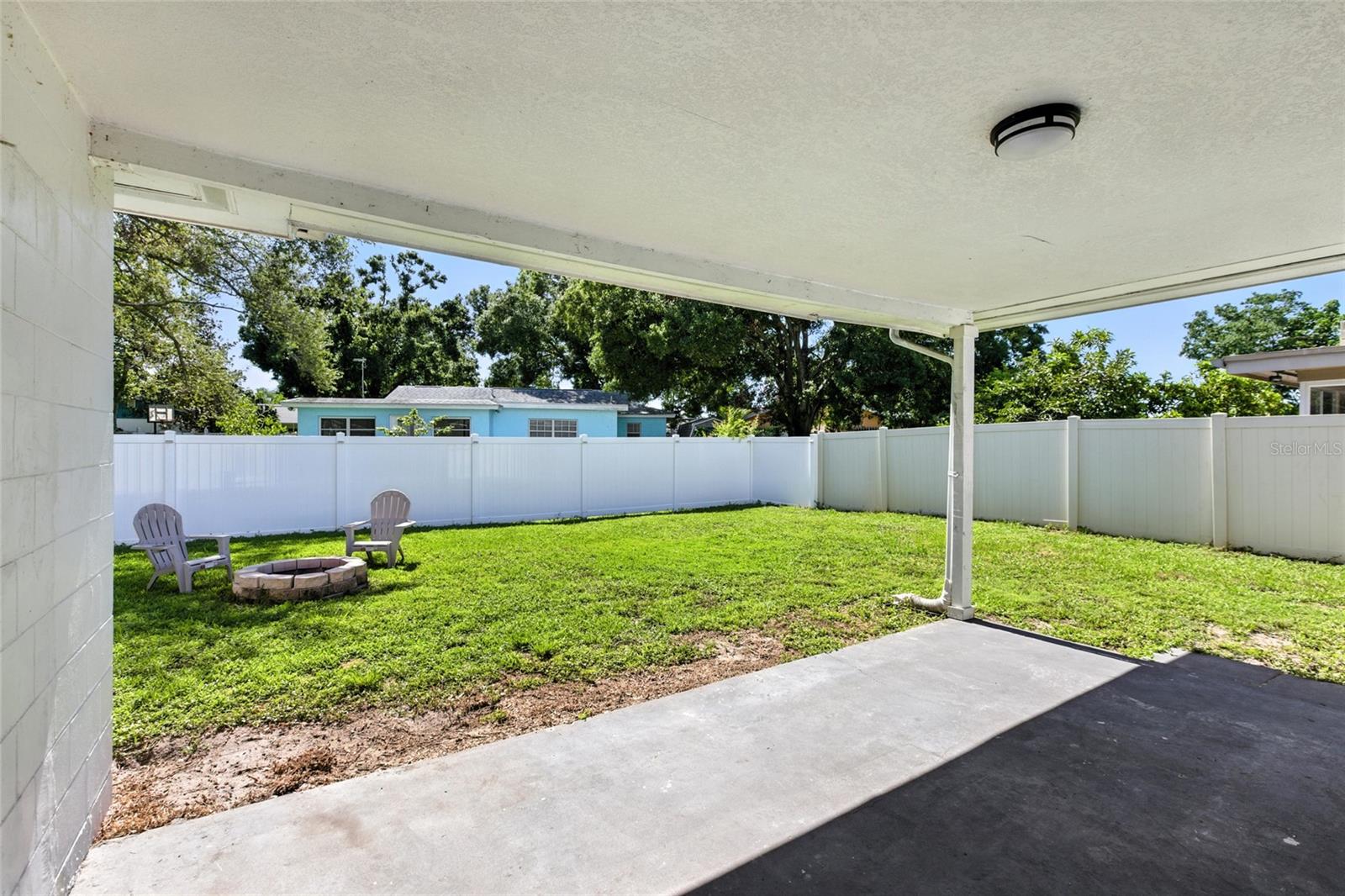 Listing photo id 40 for 10302 Oakhaven Drive