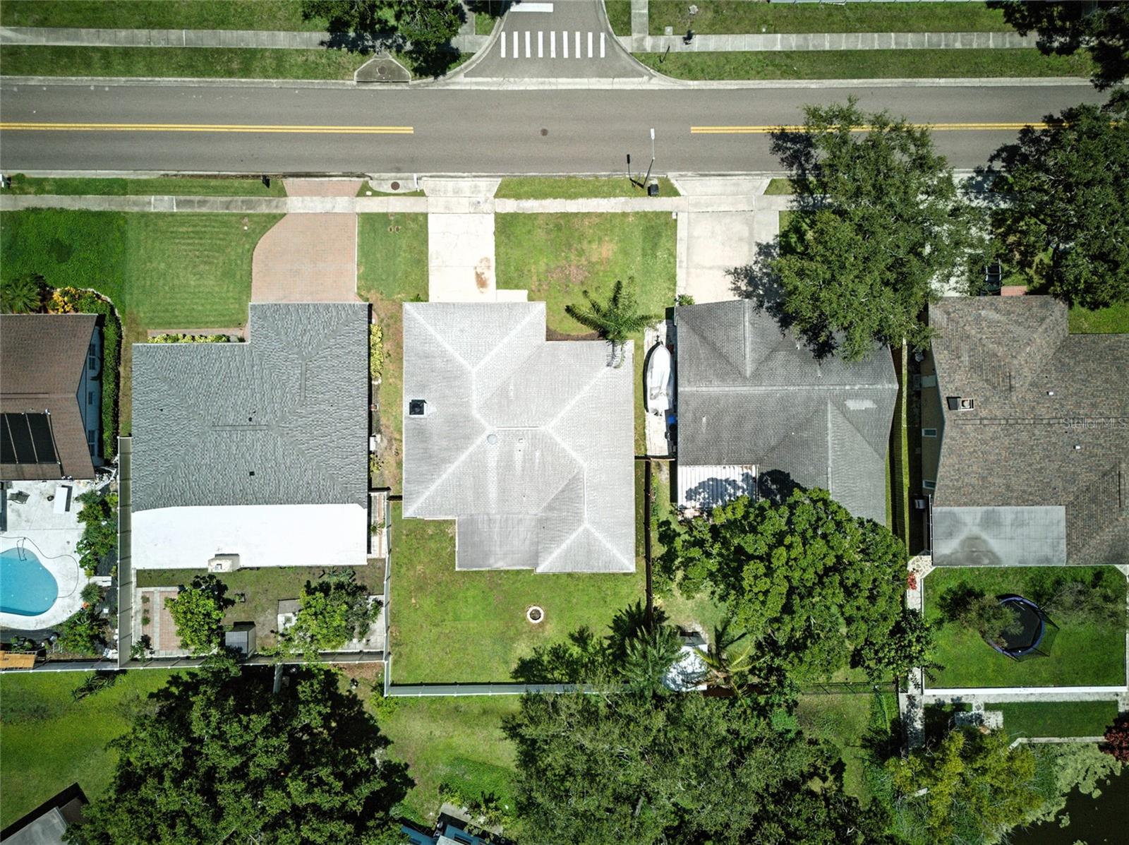 Listing photo id 52 for 10302 Oakhaven Drive