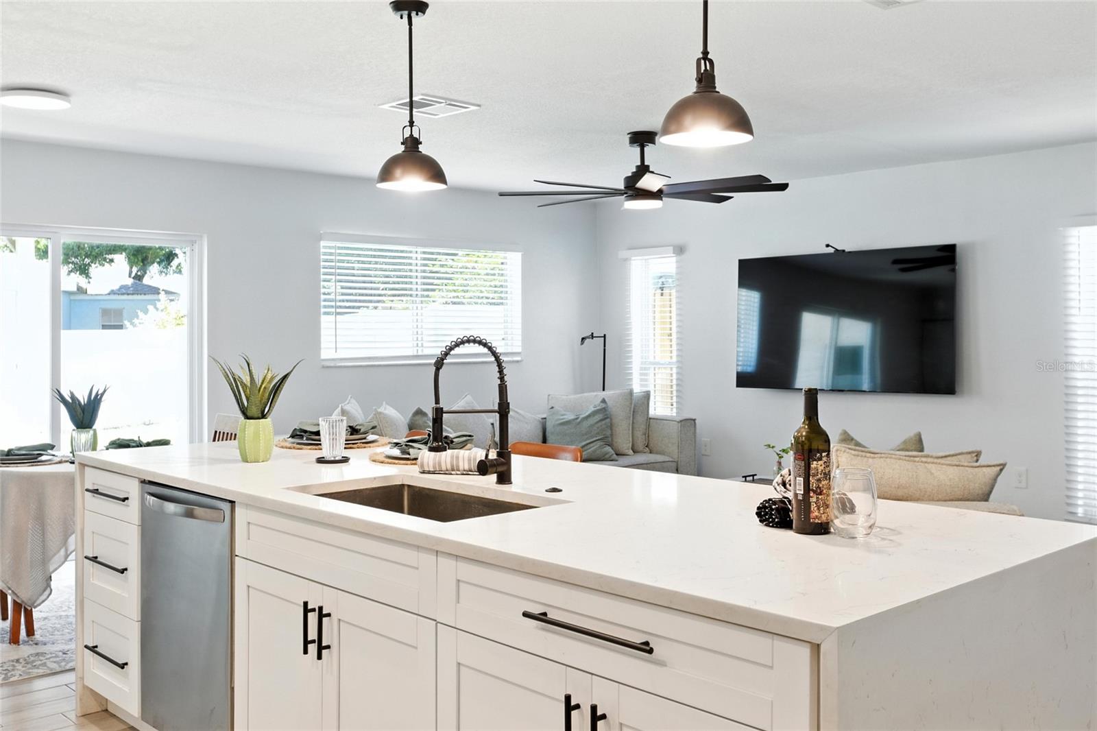Listing photo id 7 for 10302 Oakhaven Drive