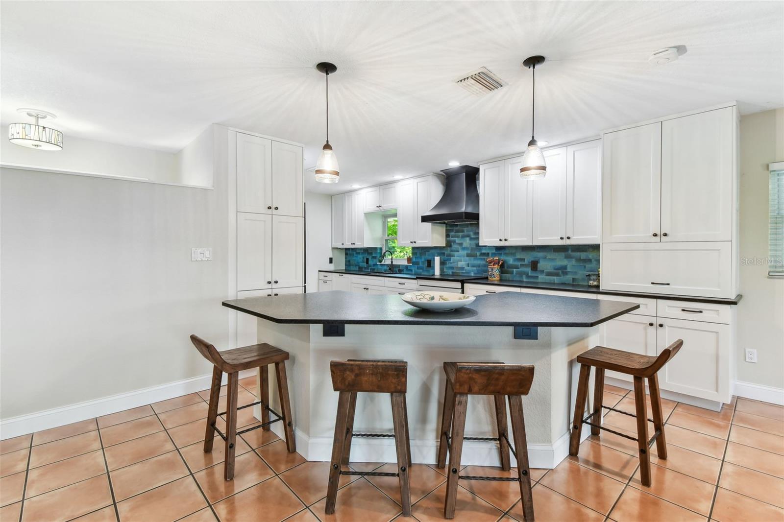 Image 11 of 41 For 4624 Bay Crest Drive