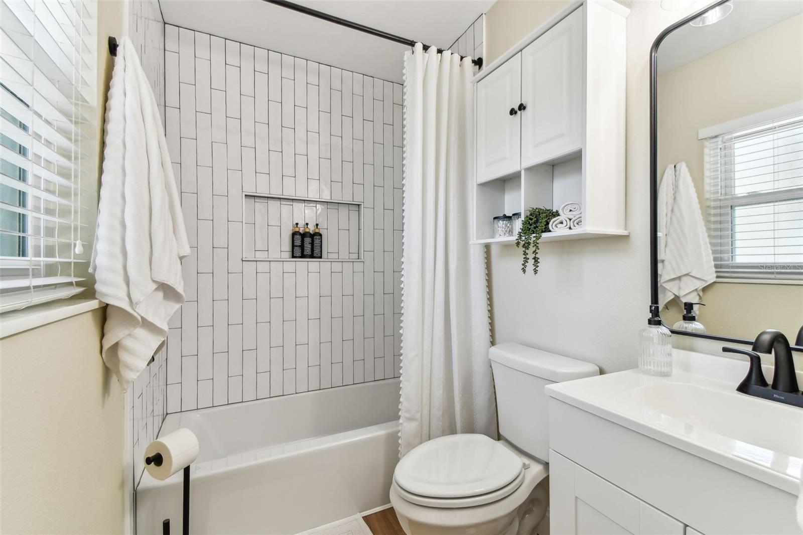Image 23 of 41 For 4624 Bay Crest Drive