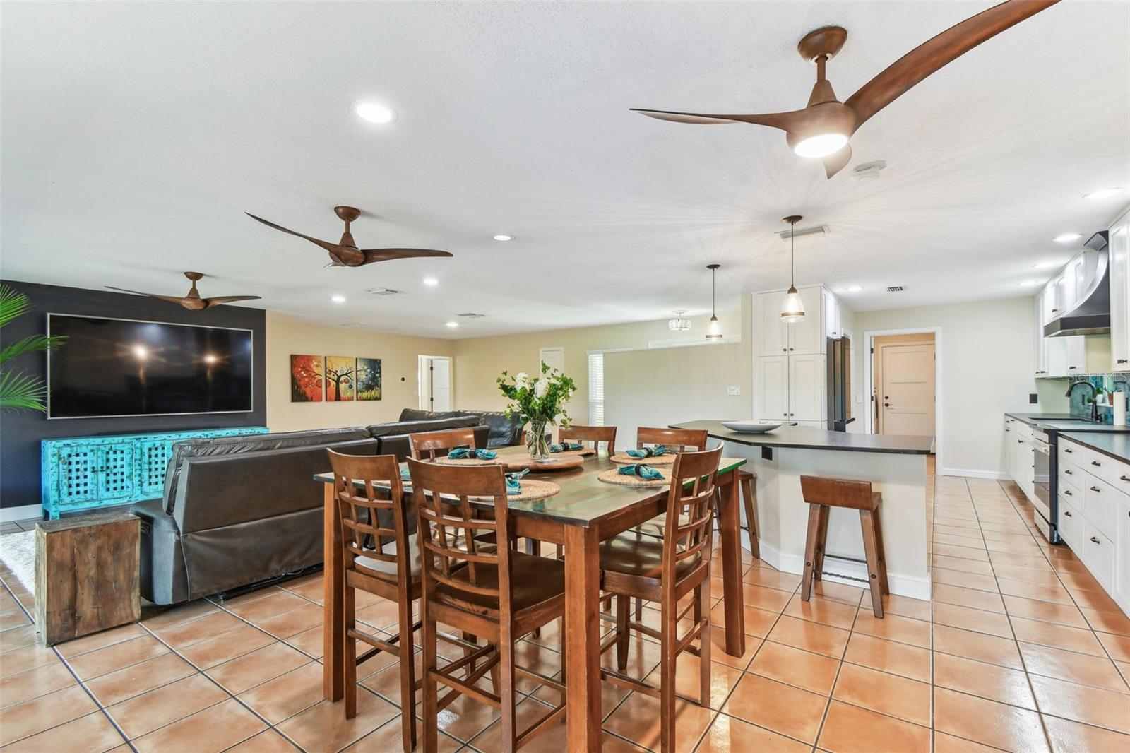 Image 9 of 41 For 4624 Bay Crest Drive