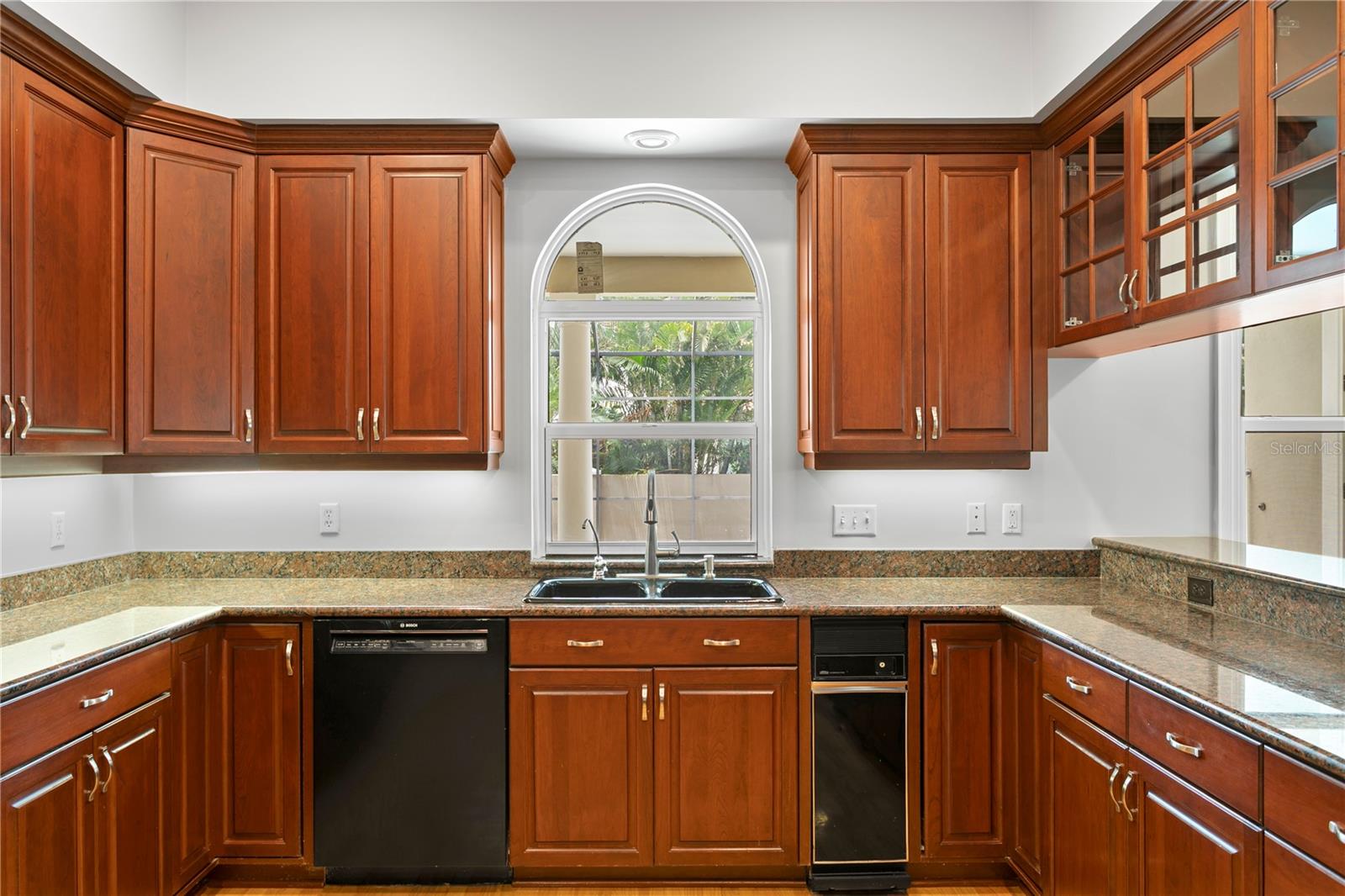 Image 22 of 65 For 4301 Swann Avenue