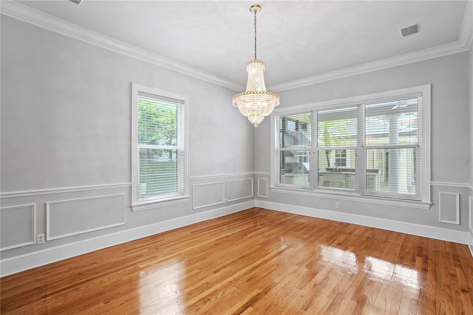 Image 8 of 65 For 4301 Swann Avenue