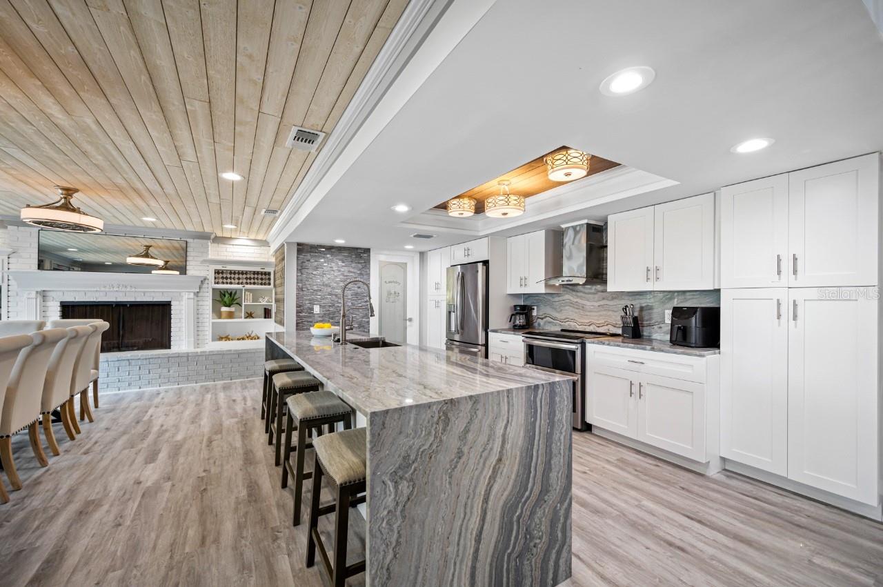 Image 22 of 80 For 4545 Harbor Hills Drive