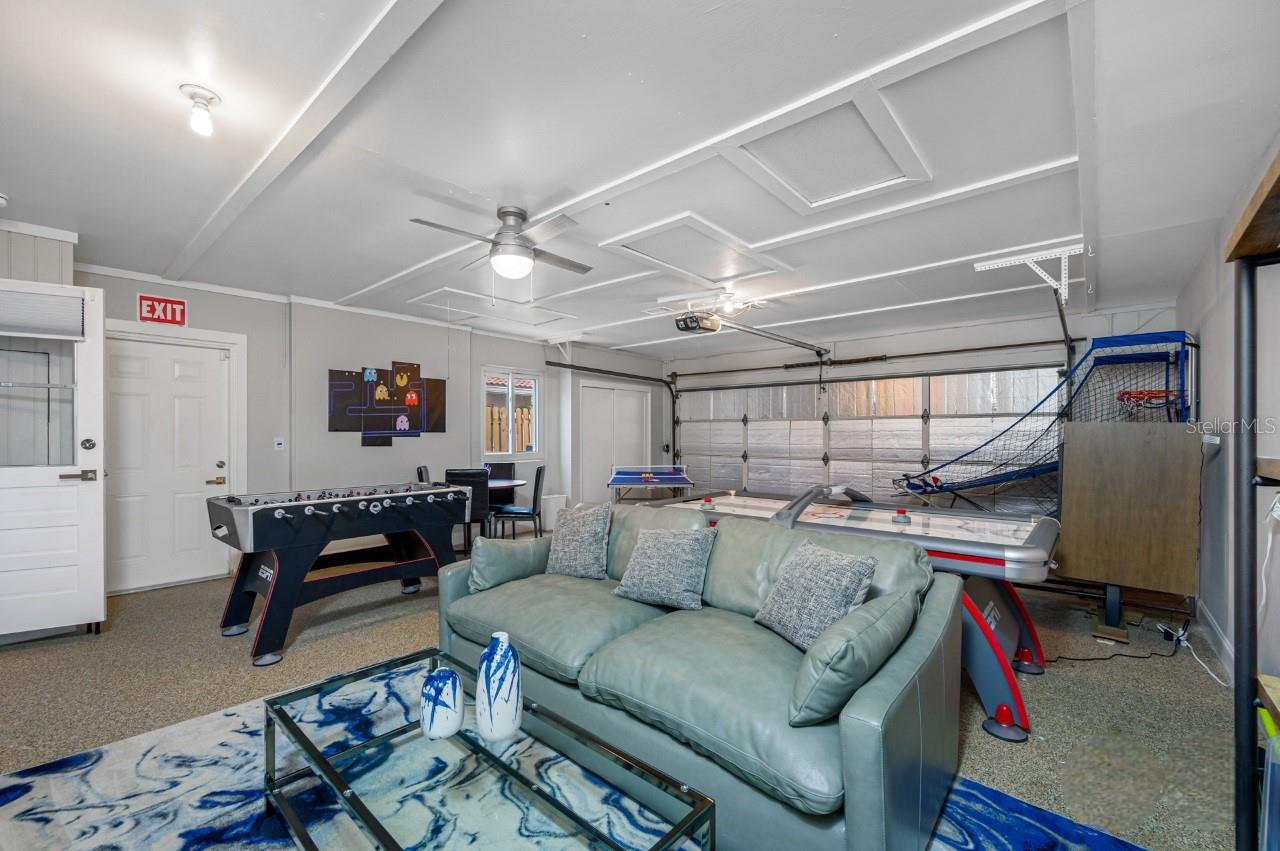 Image 34 of 80 For 4545 Harbor Hills Drive