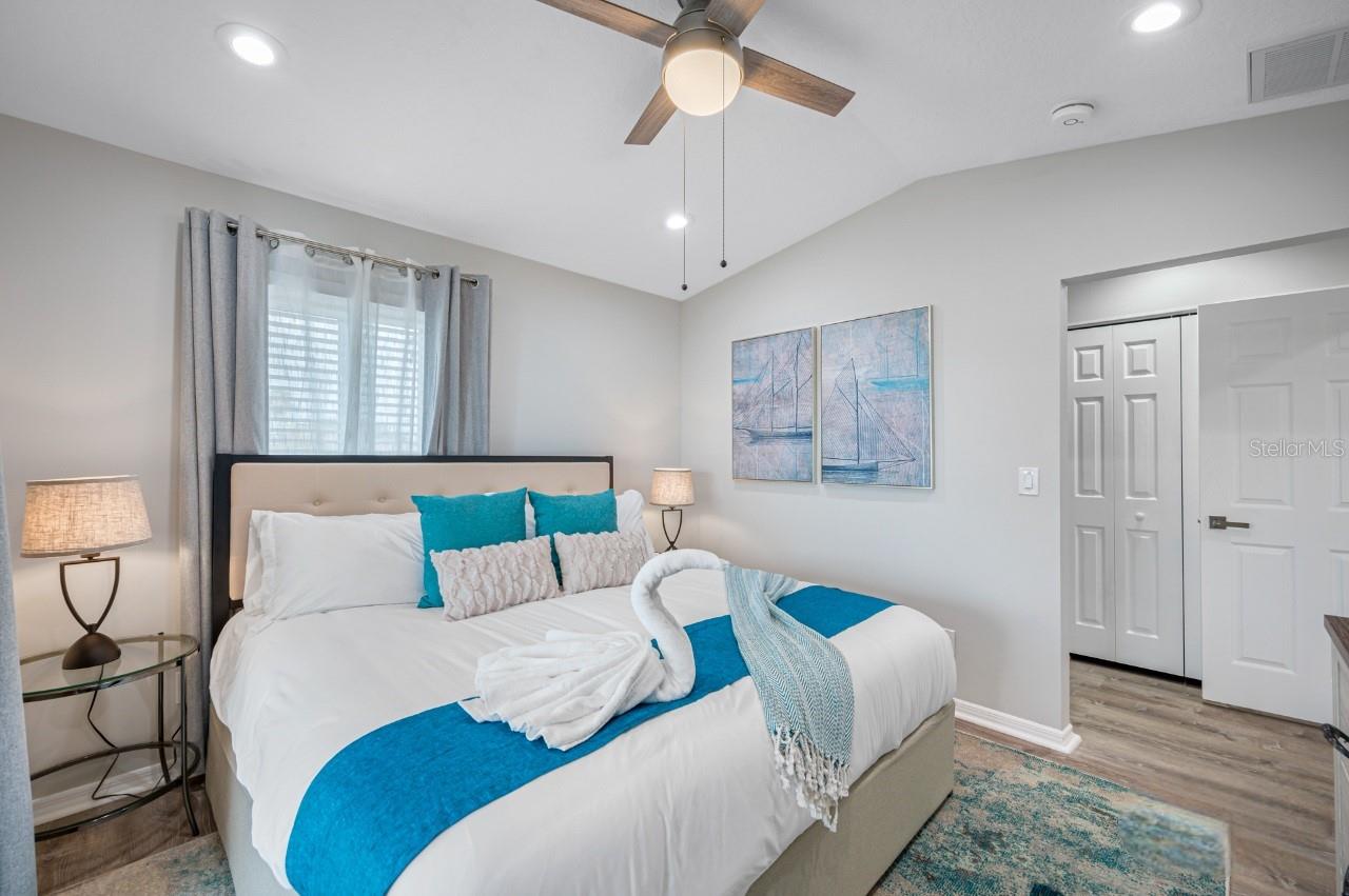 Image 41 of 80 For 4545 Harbor Hills Drive