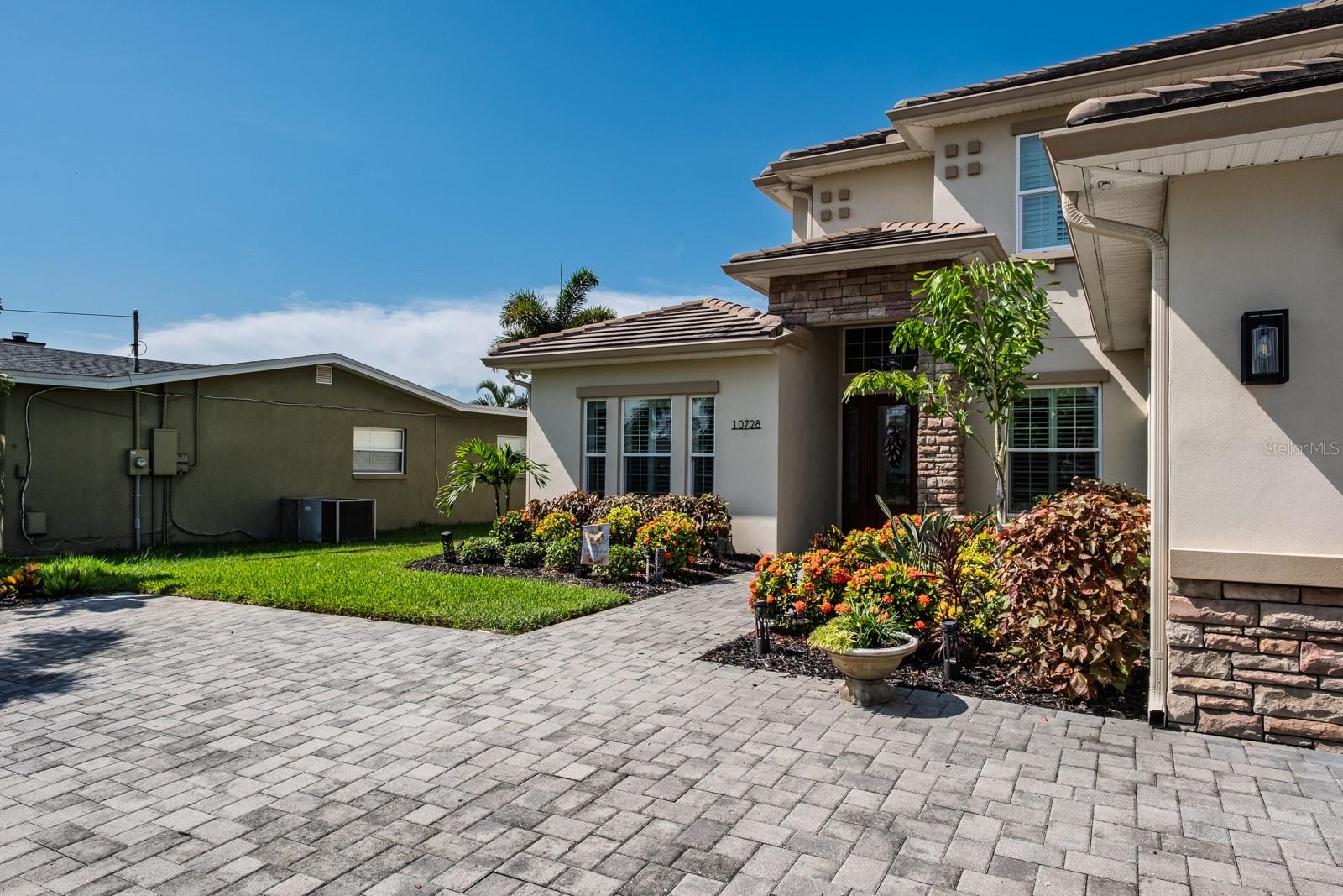 Listing photo id 8 for 10728 Dowry Avenue