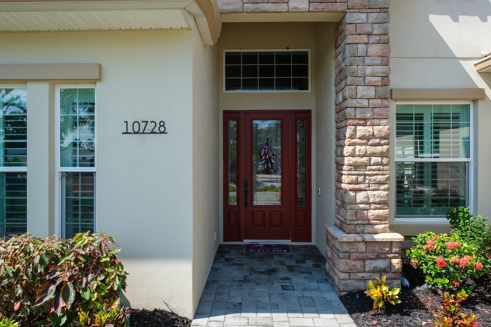 Listing photo id 9 for 10728 Dowry Avenue
