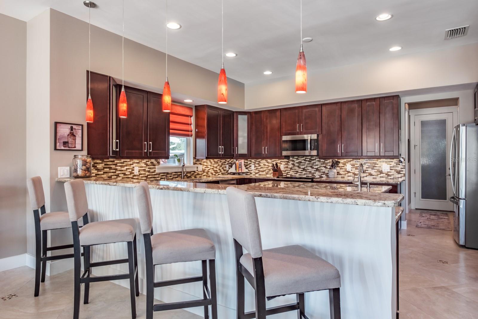 Listing photo id 16 for 10728 Dowry Avenue