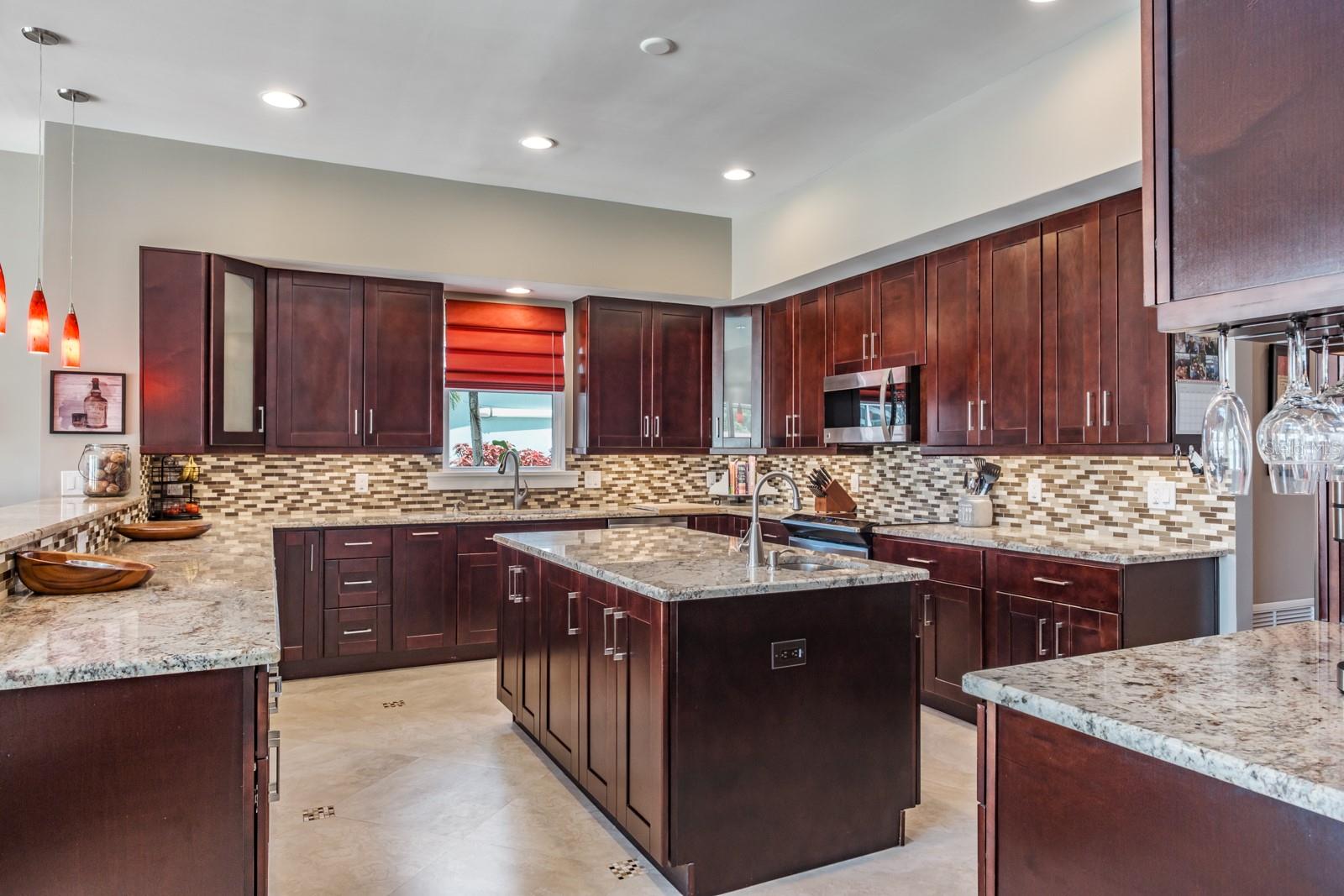 Listing photo id 19 for 10728 Dowry Avenue