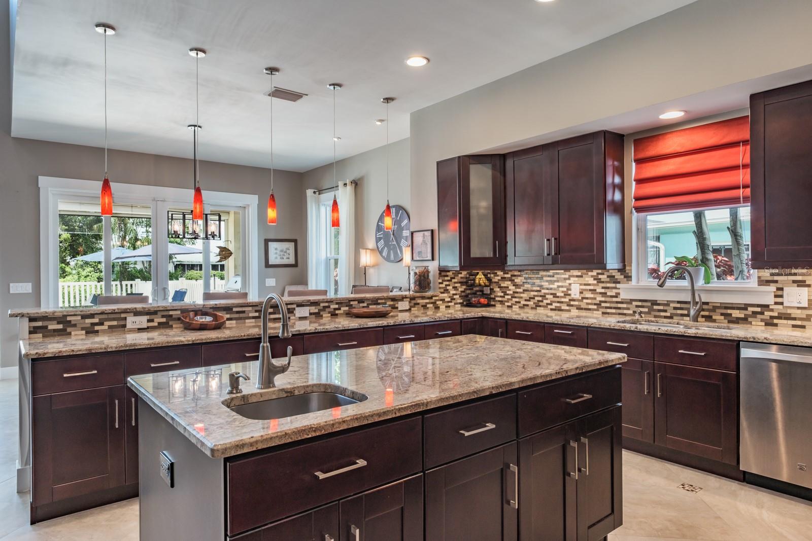Listing photo id 20 for 10728 Dowry Avenue