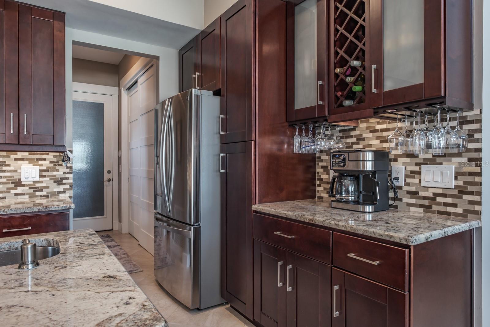 Listing photo id 23 for 10728 Dowry Avenue