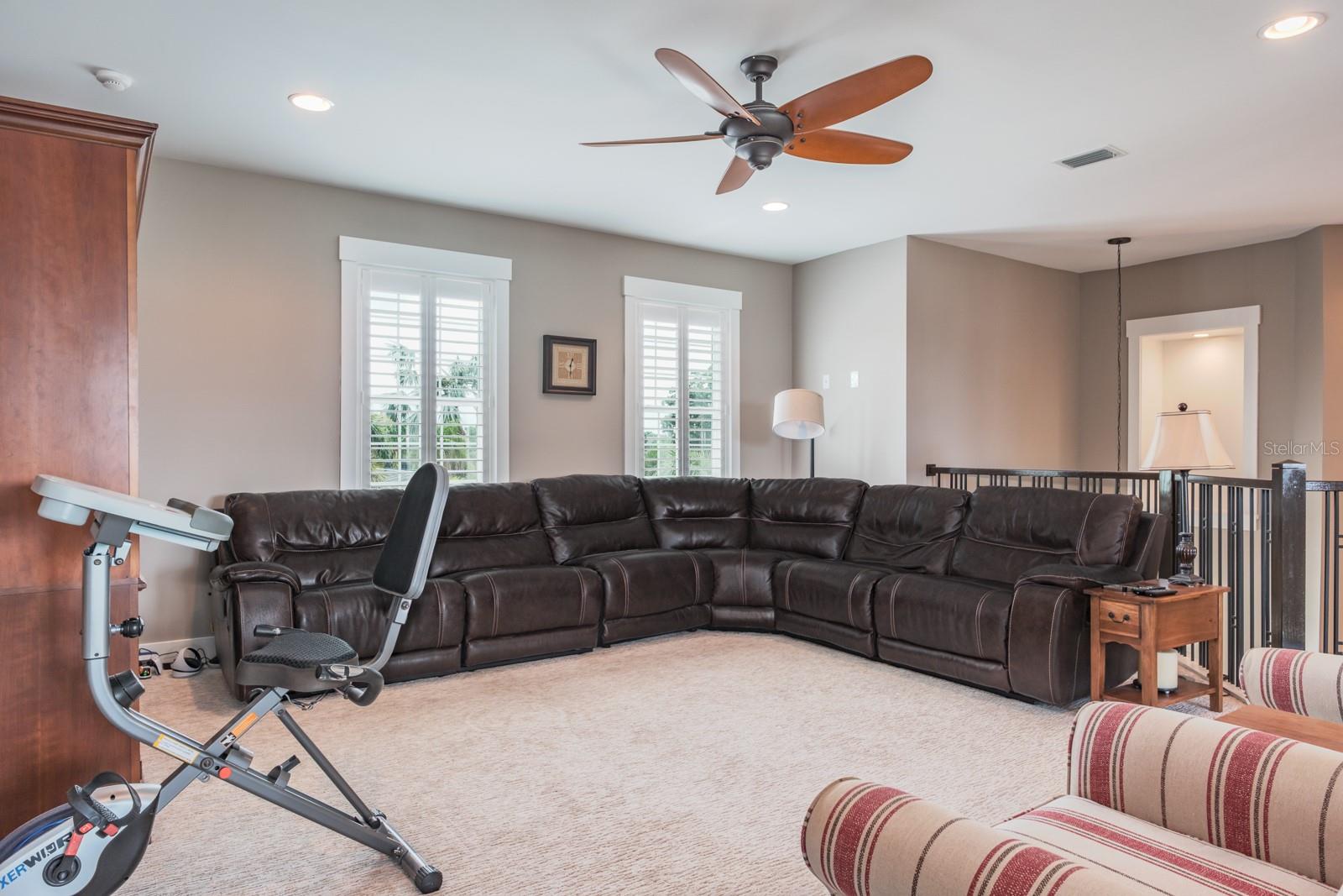 Listing photo id 46 for 10728 Dowry Avenue