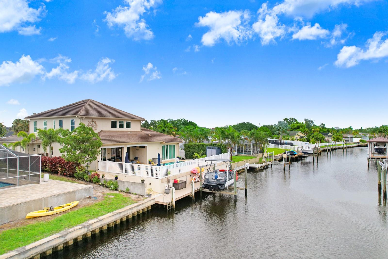 Listing photo id 3 for 10728 Dowry Avenue