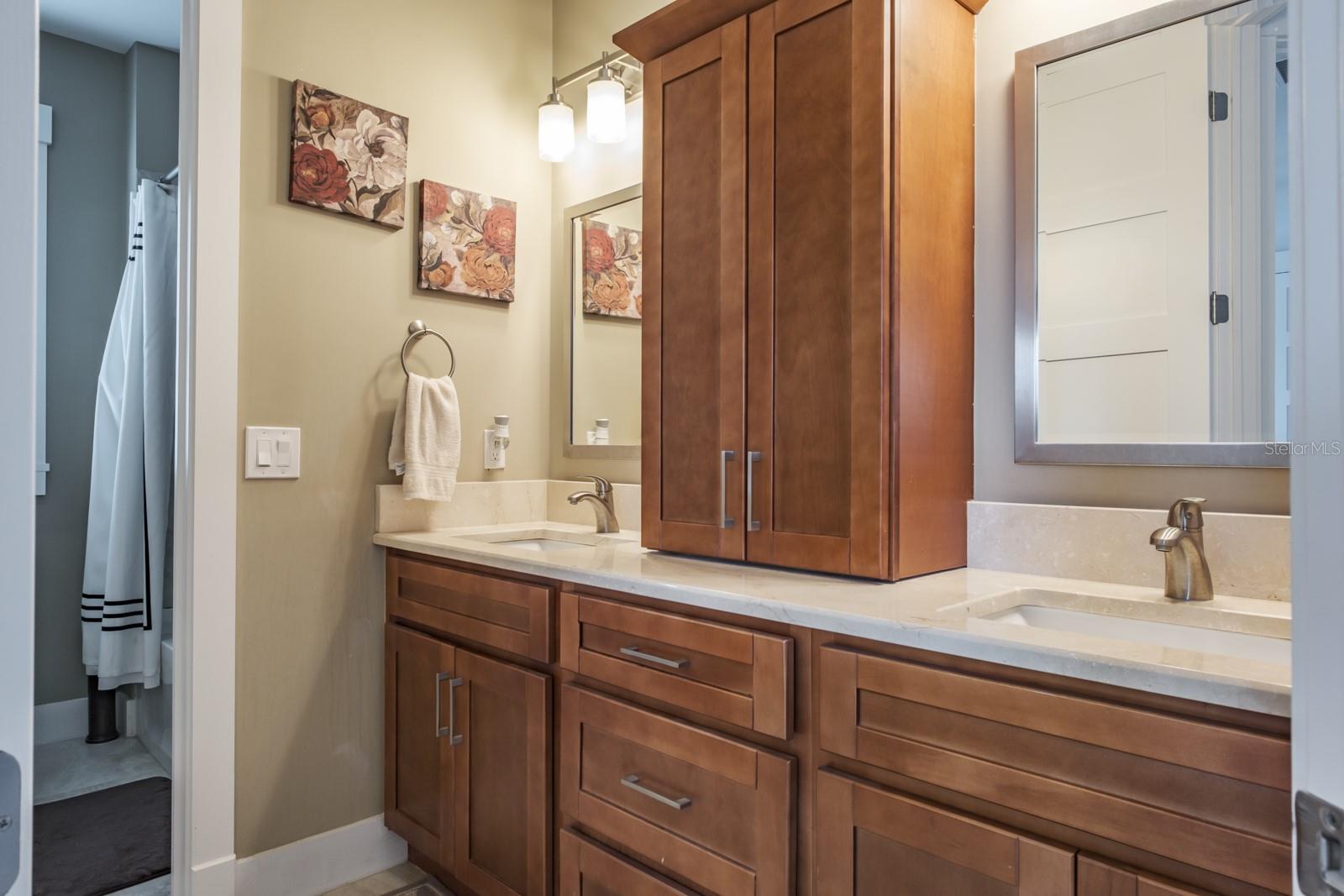 Listing photo id 52 for 10728 Dowry Avenue