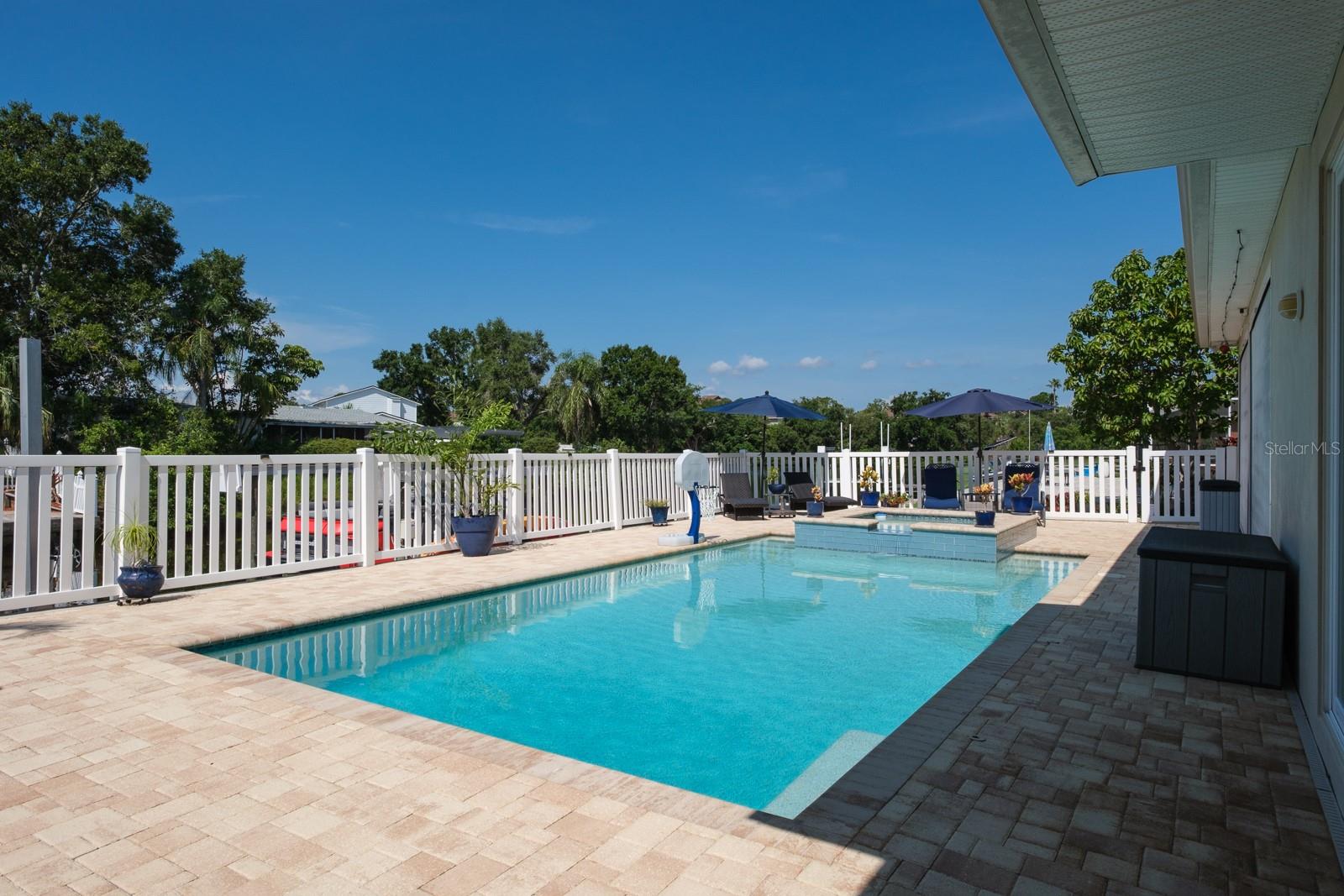 Listing photo id 61 for 10728 Dowry Avenue
