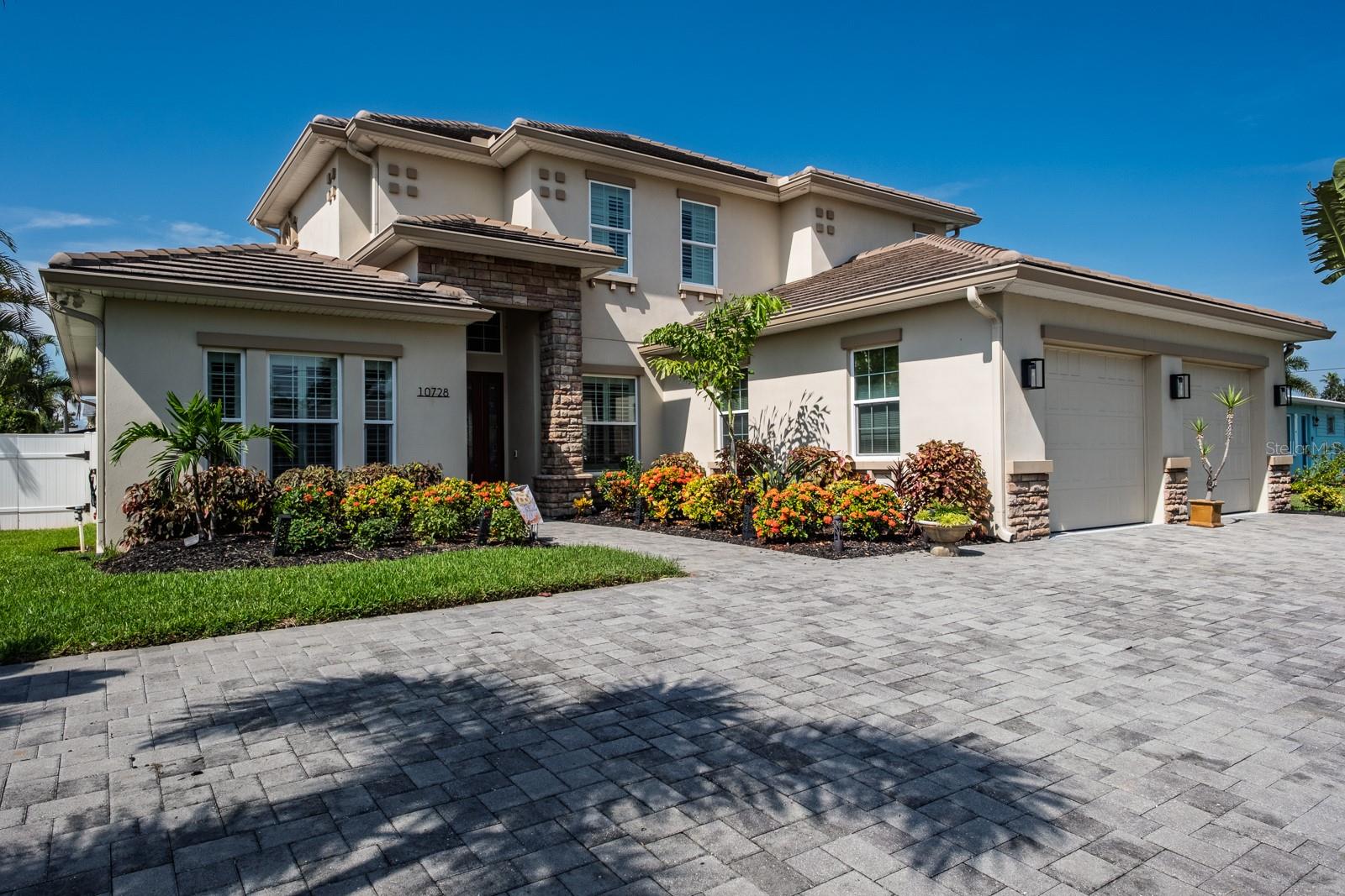 Listing photo id 7 for 10728 Dowry Avenue