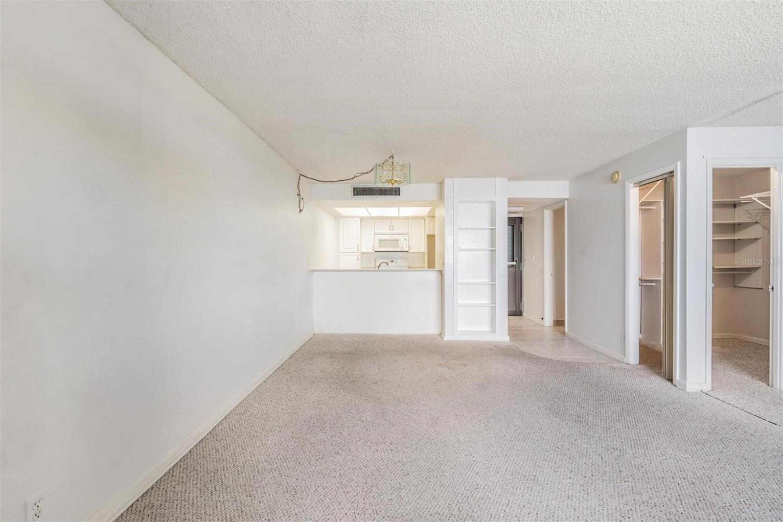 Image 11 of 49 For 2617 Cove Cay Drive 706