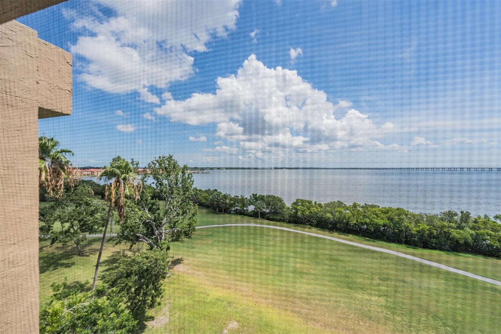 Image 21 of 49 For 2617 Cove Cay Drive 706