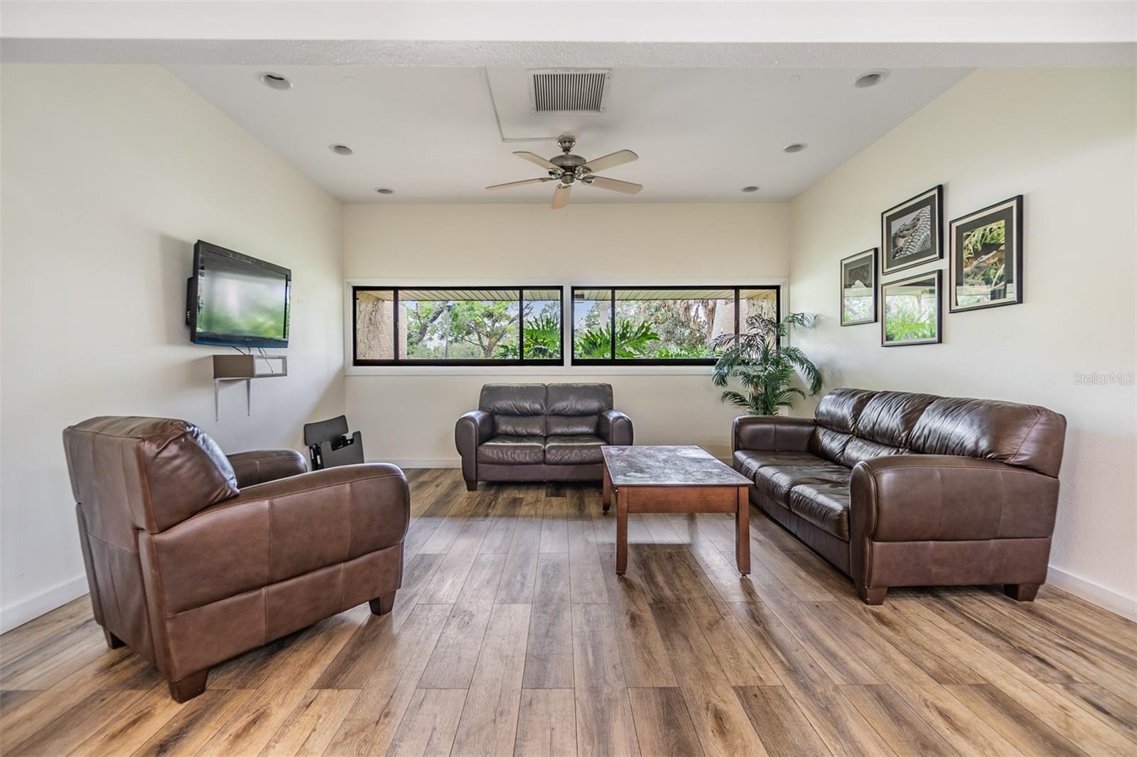 Image 29 of 49 For 2617 Cove Cay Drive 706