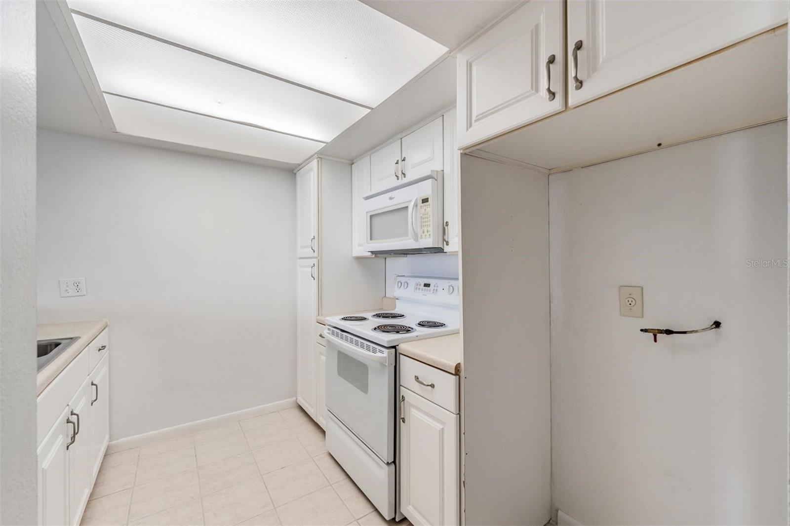Image 6 of 49 For 2617 Cove Cay Drive 706