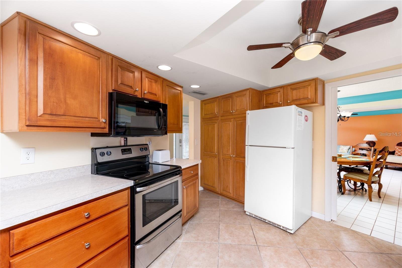 Image 15 of 48 For 2096 Massachusetts Avenue Ne