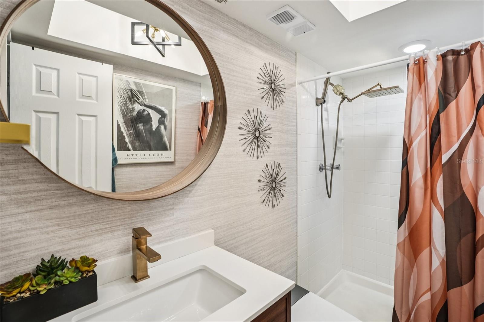 Image 22 of 39 For 5085 1st Street Ne 143
