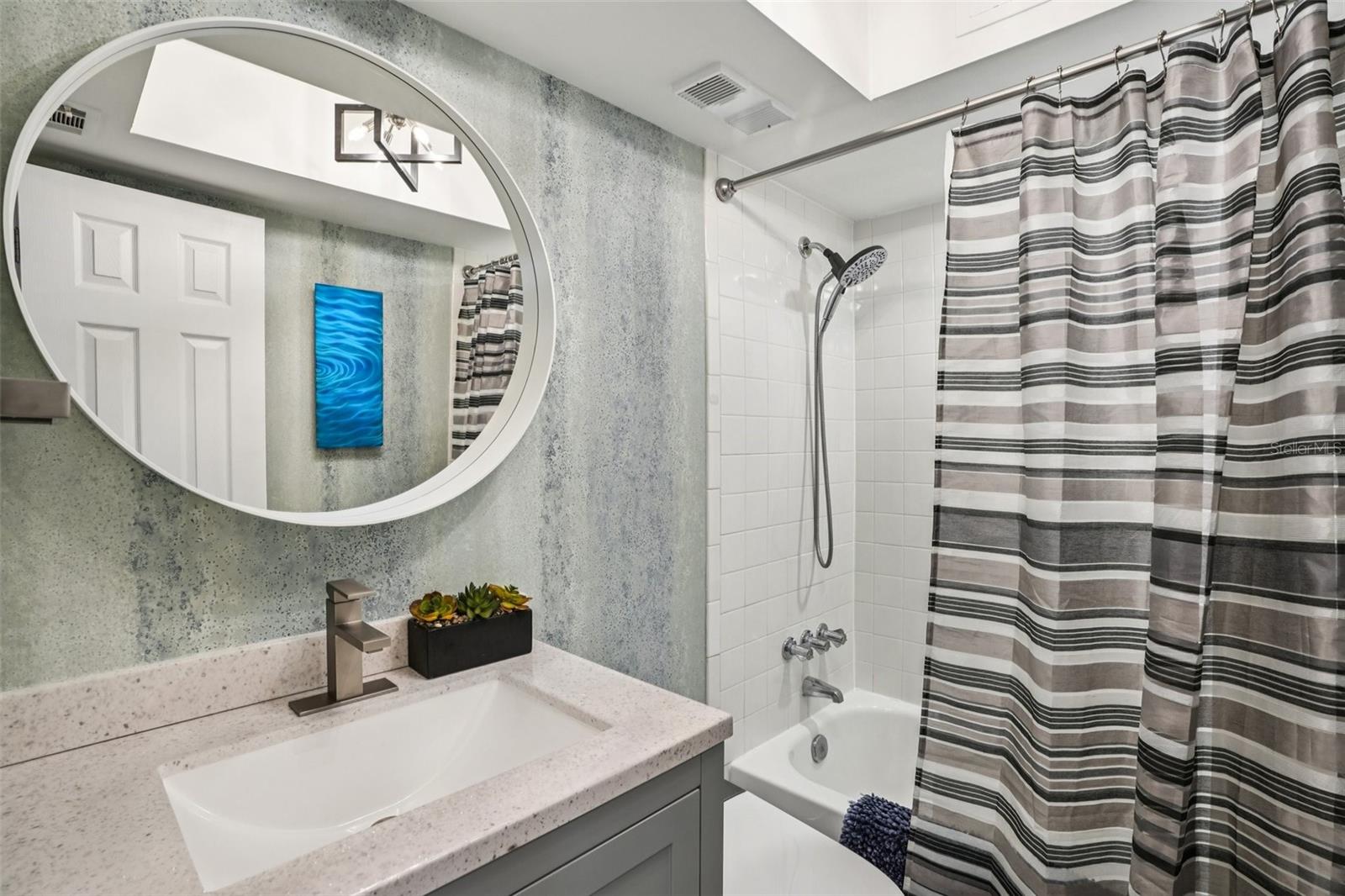 Image 25 of 39 For 5085 1st Street Ne 143