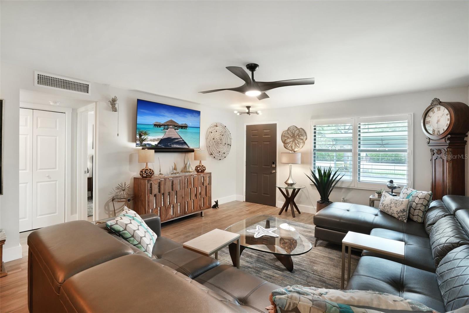 Image 3 of 39 For 5085 1st Street Ne 143