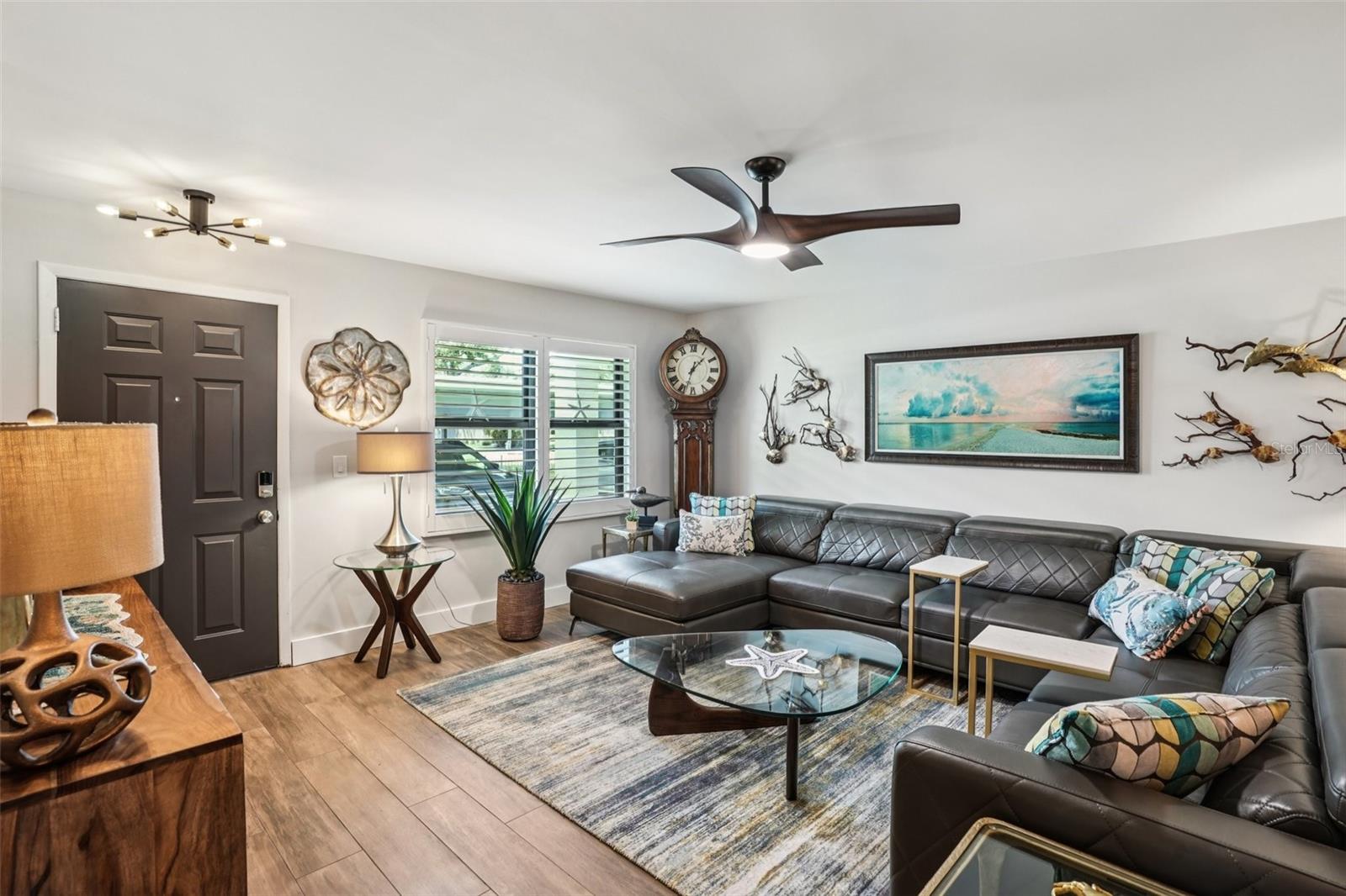 Image 5 of 39 For 5085 1st Street Ne 143