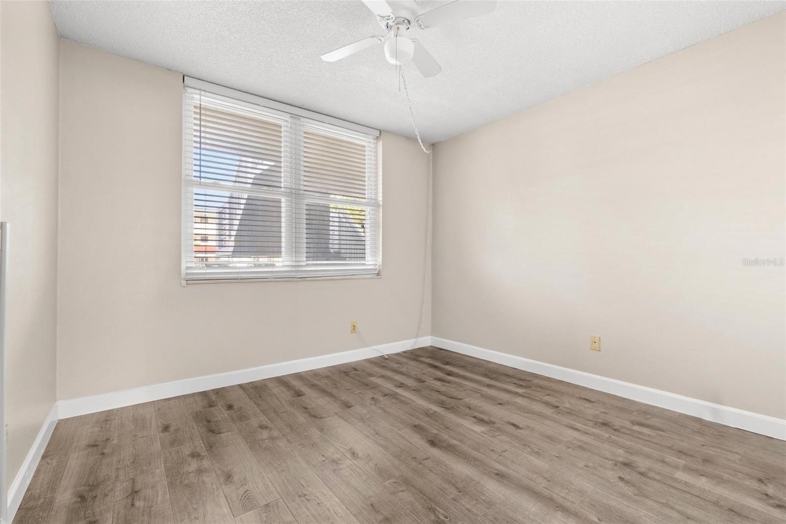 Image 15 of 21 For 4915 Bay Street Ne 123