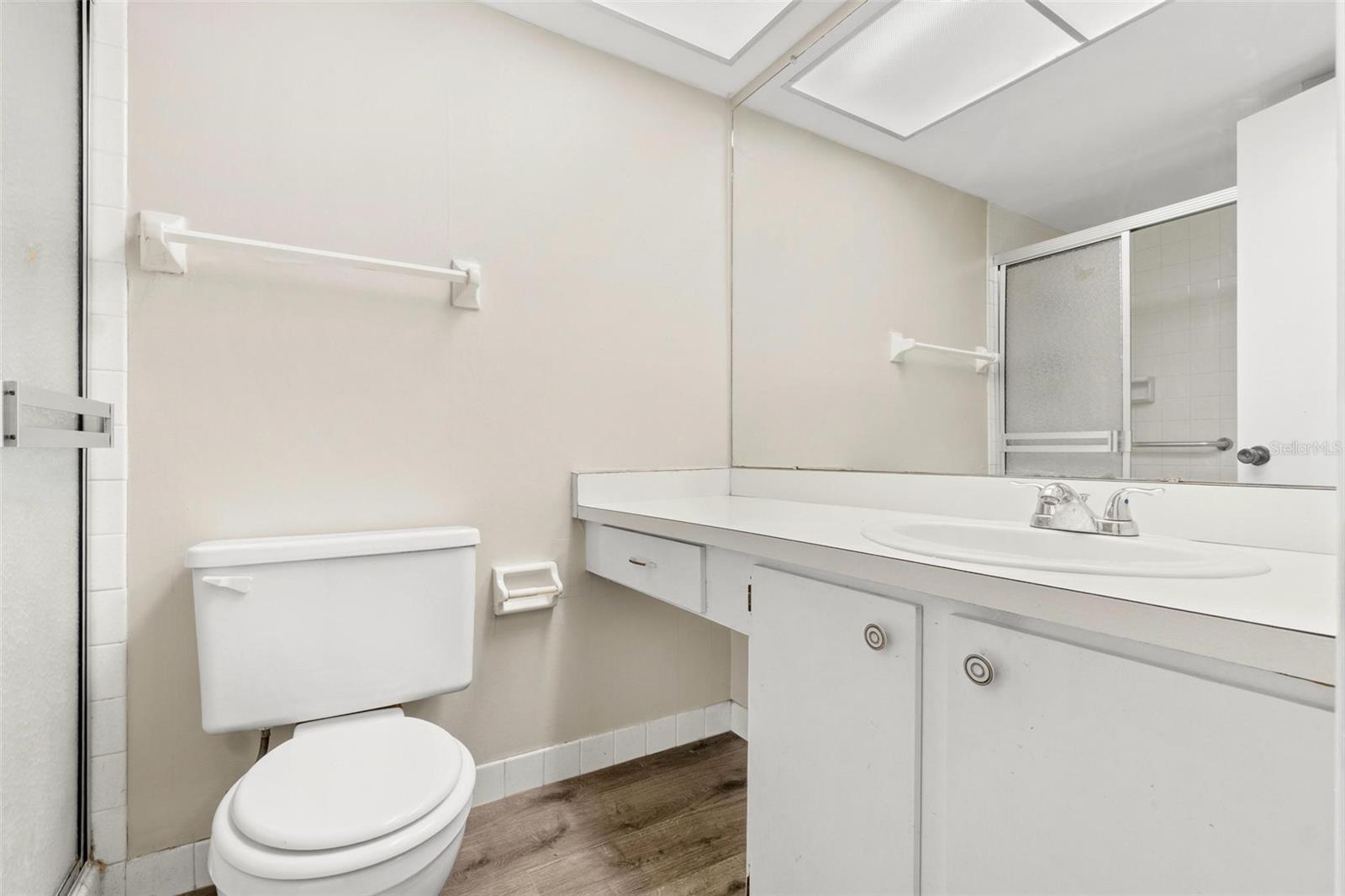 Image 17 of 21 For 4915 Bay Street Ne 123