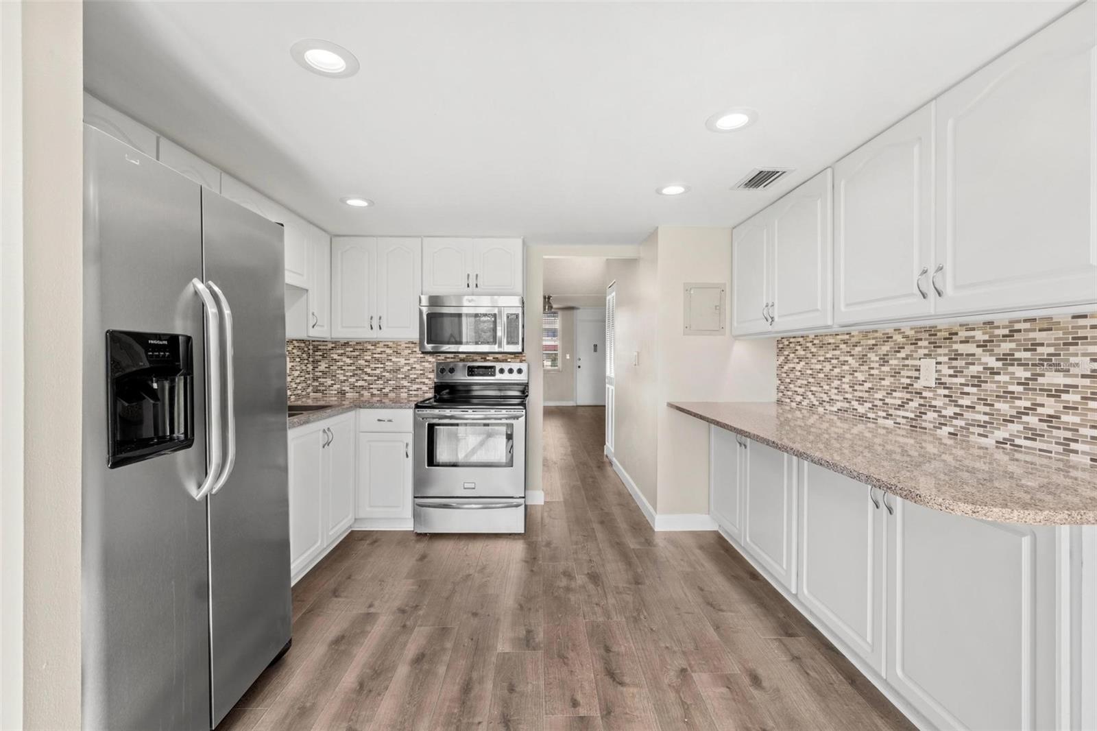 Image 5 of 21 For 4915 Bay Street Ne 123