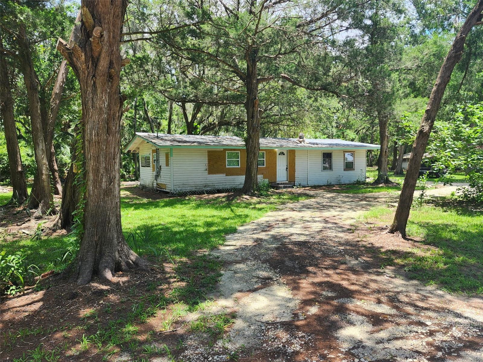 Listing photo id 0 for 5211 Court Avenue