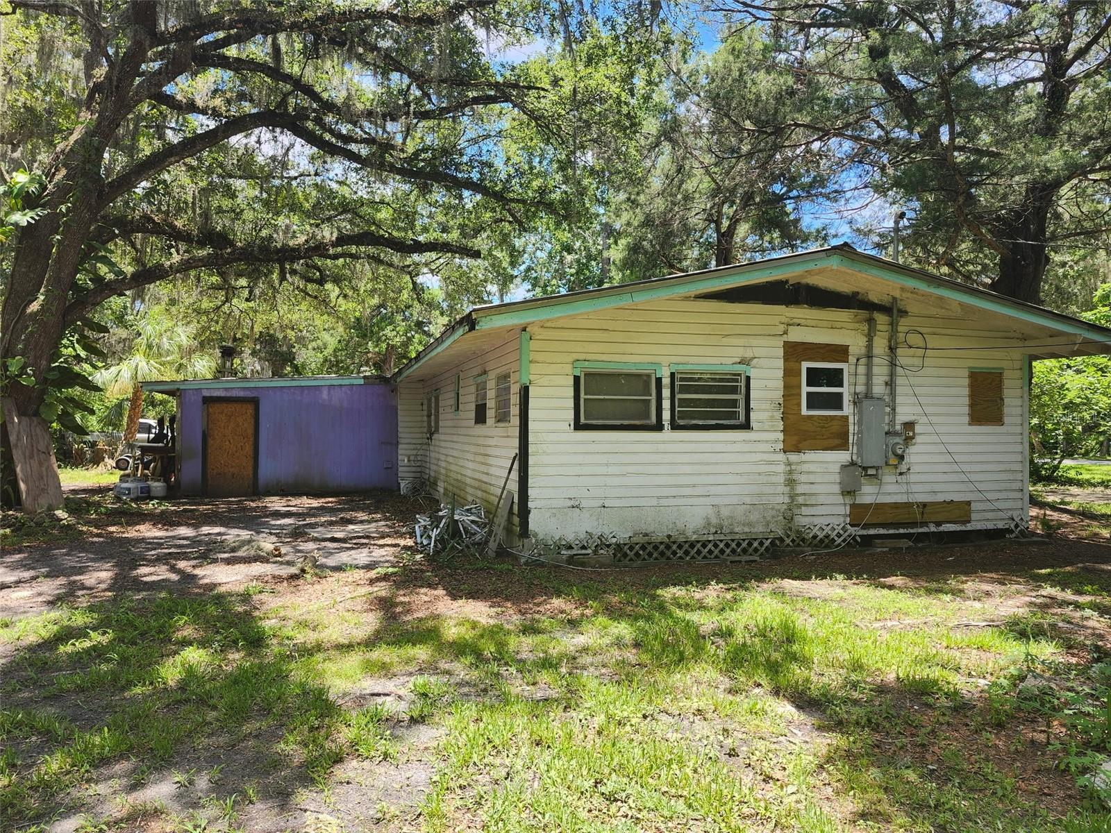 Listing photo id 2 for 5211 Court Avenue