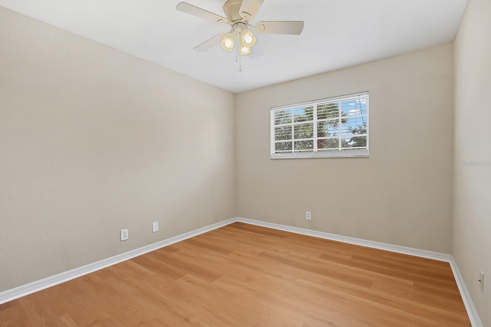Image 20 of 25 For 11908 Whisper Creek Drive