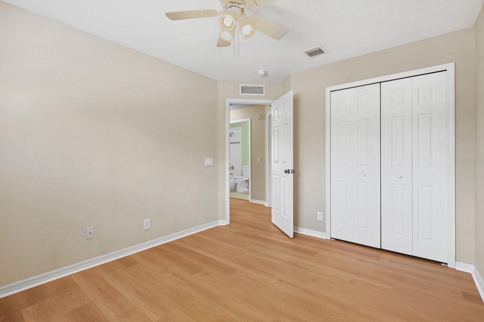 Image 21 of 25 For 11908 Whisper Creek Drive