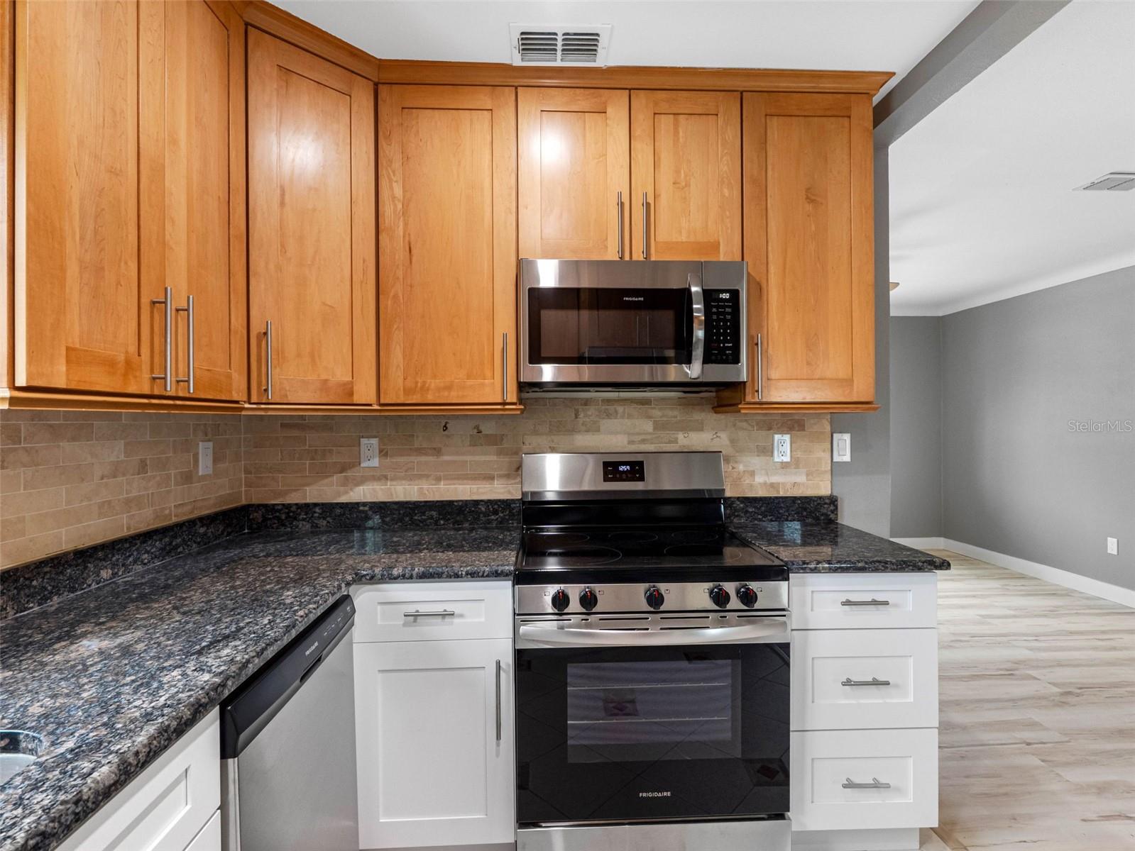 Image 6 of 61 For 540 80th Avenue