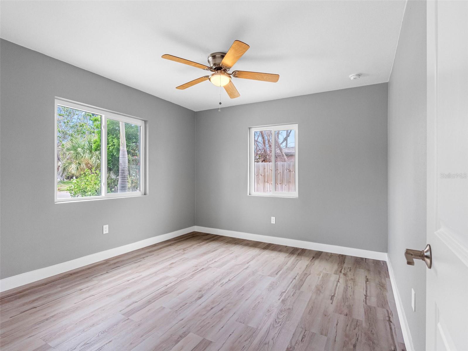 Image 8 of 61 For 540 80th Avenue