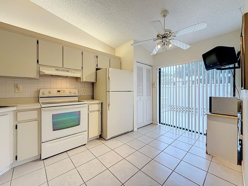 Image 8 of 70 For 3113 Lake Pine Way C