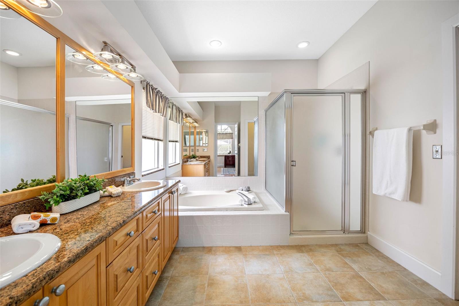 Listing photo id 15 for 1090 Dartford Drive