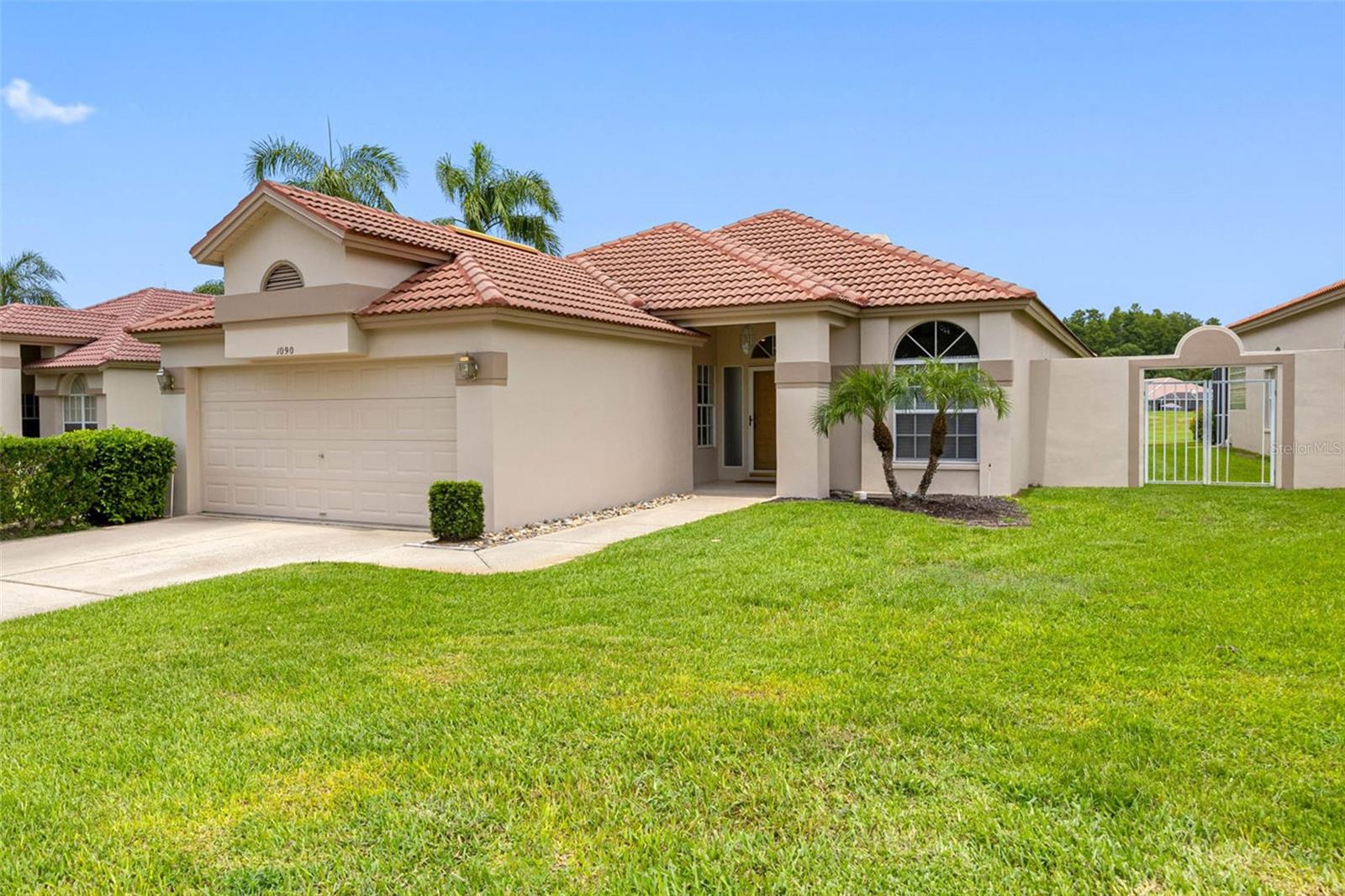 Listing photo id 0 for 1090 Dartford Drive