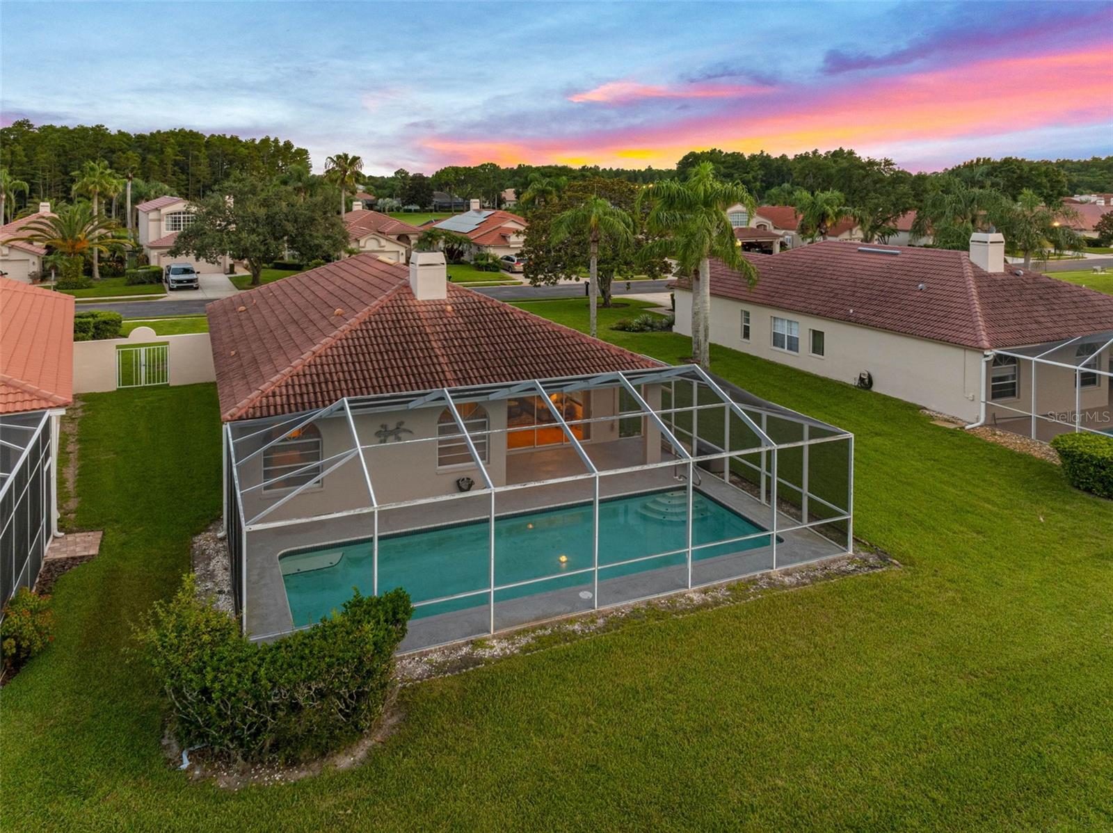Listing photo id 2 for 1090 Dartford Drive