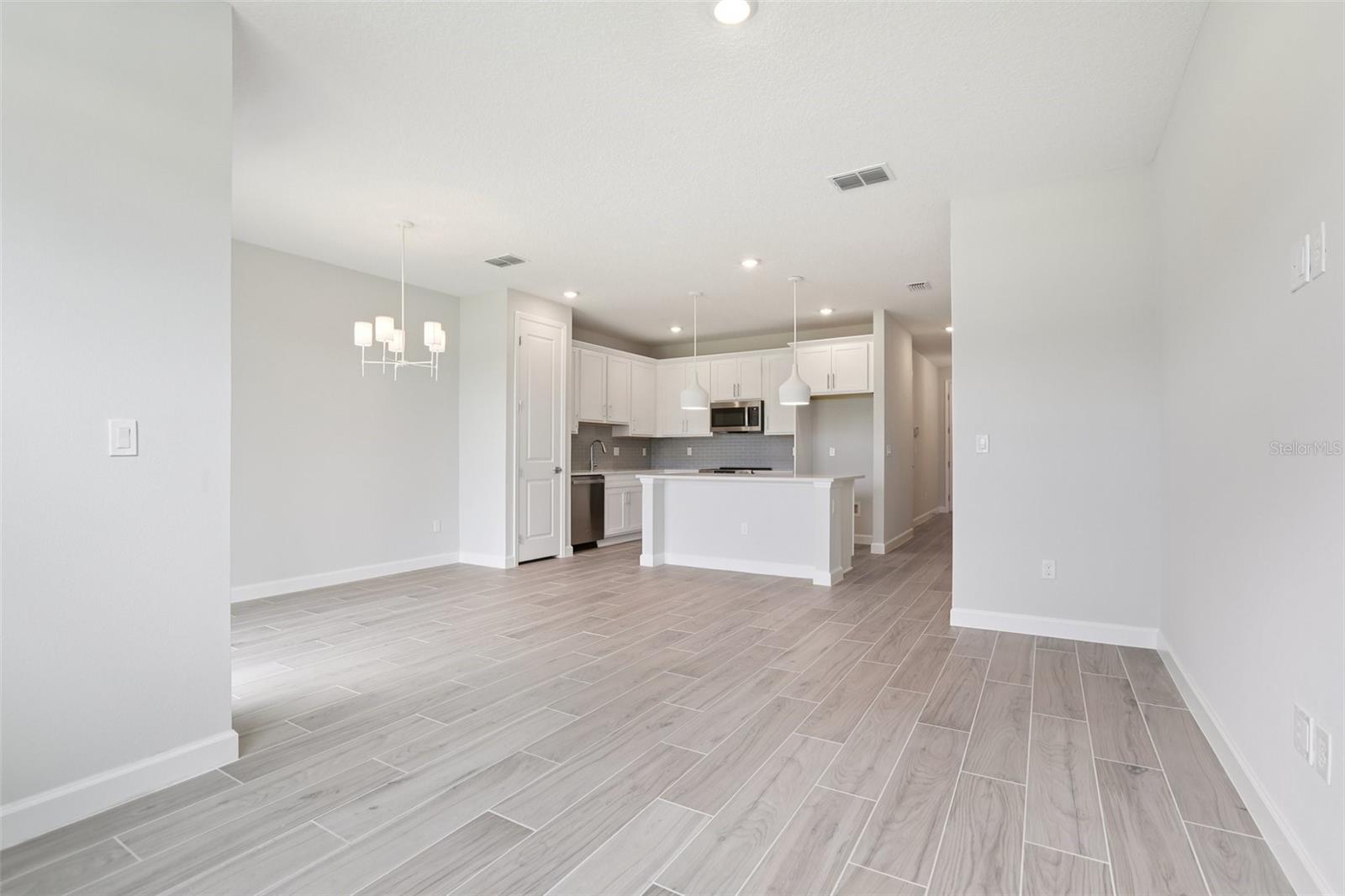 Image 10 of 43 For 7681 Deer Valley Circle