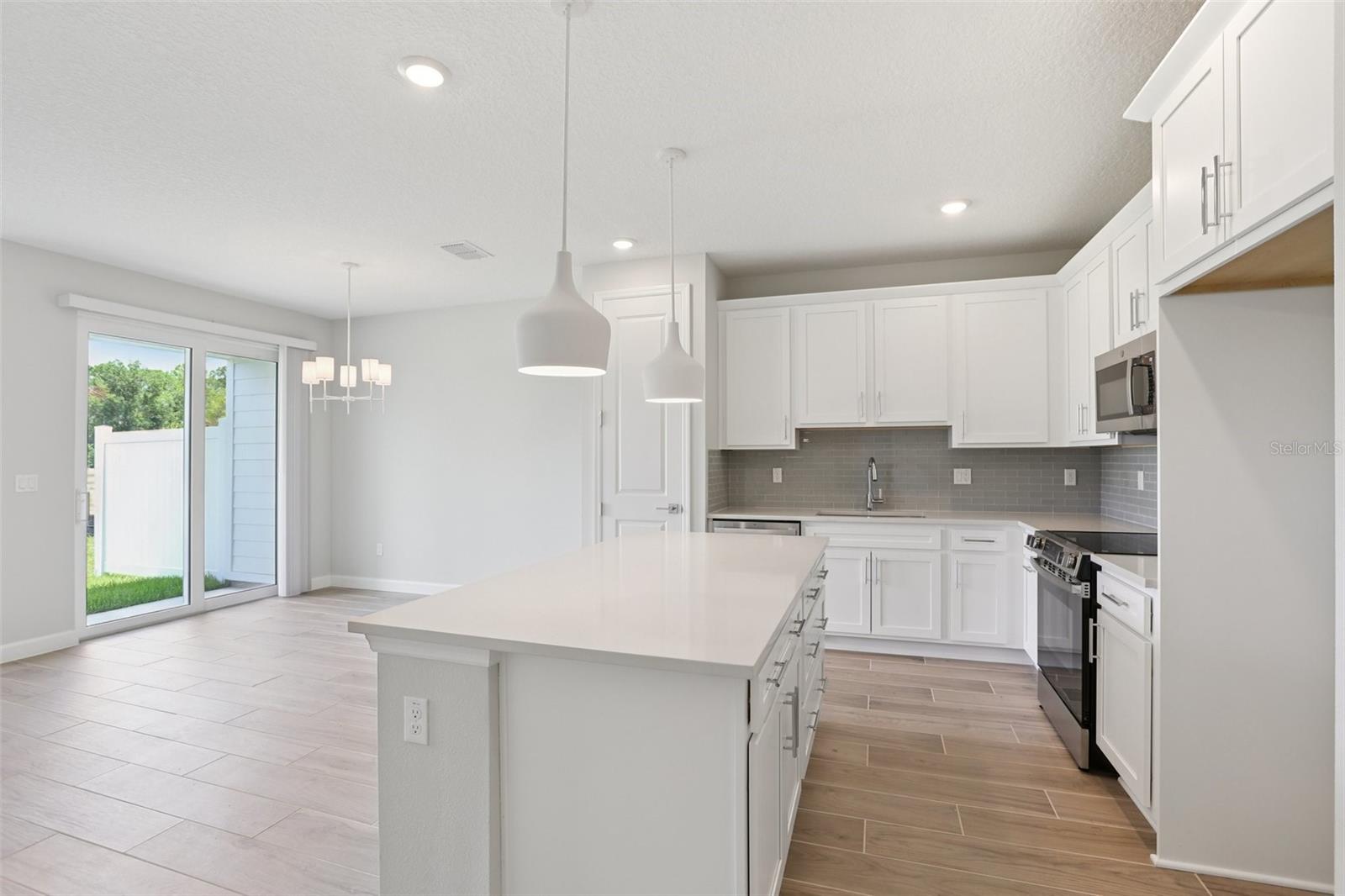 Image 14 of 43 For 7681 Deer Valley Circle