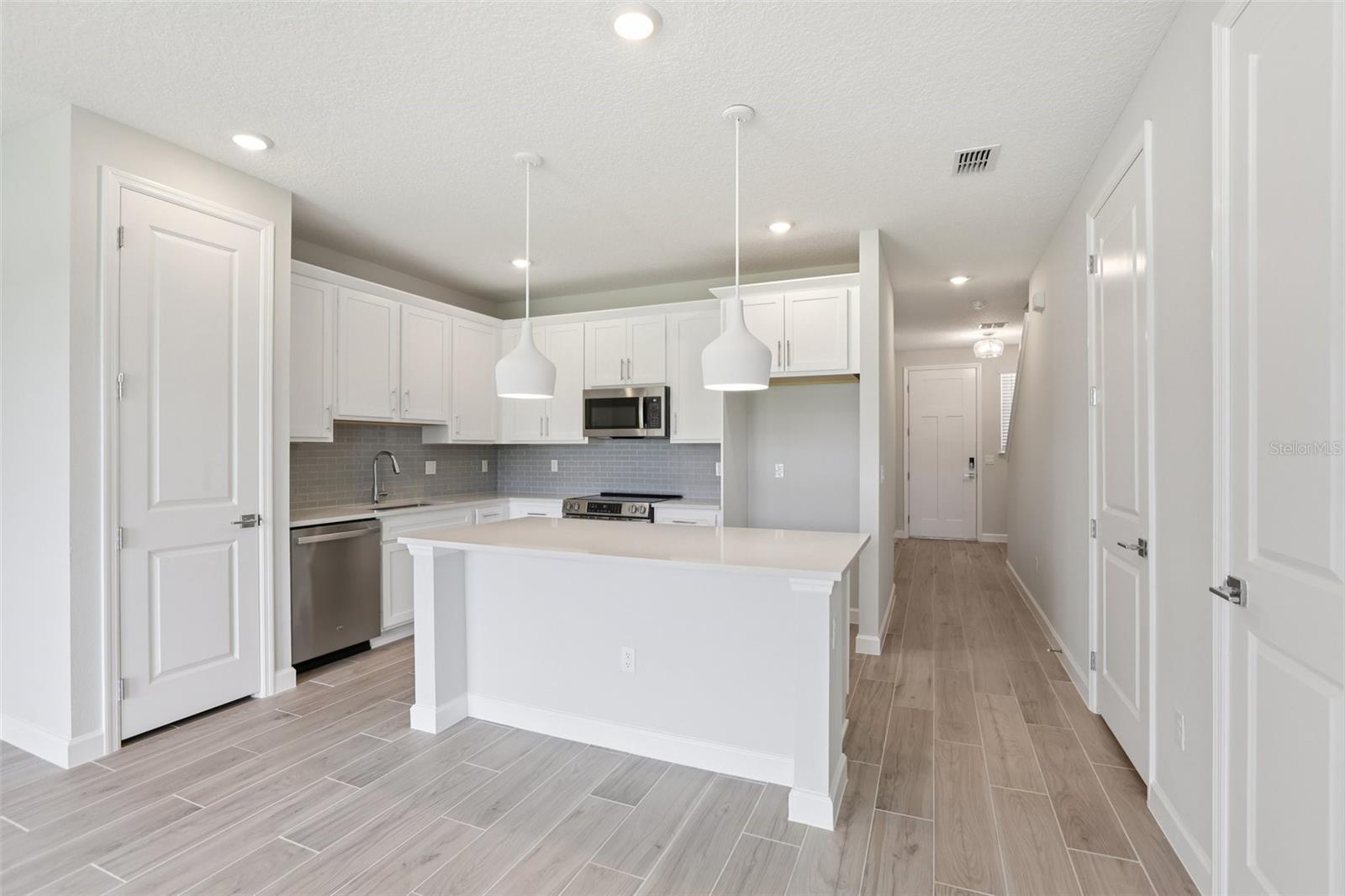 Image 15 of 43 For 7681 Deer Valley Circle