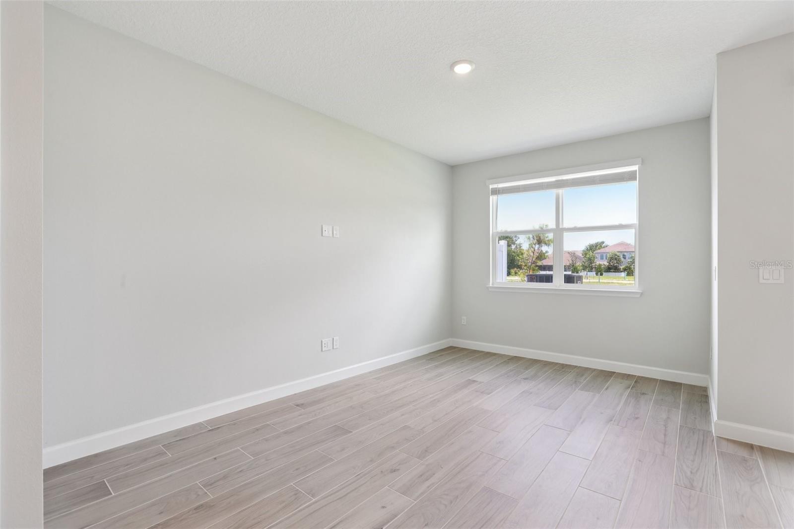 Image 21 of 43 For 7681 Deer Valley Circle